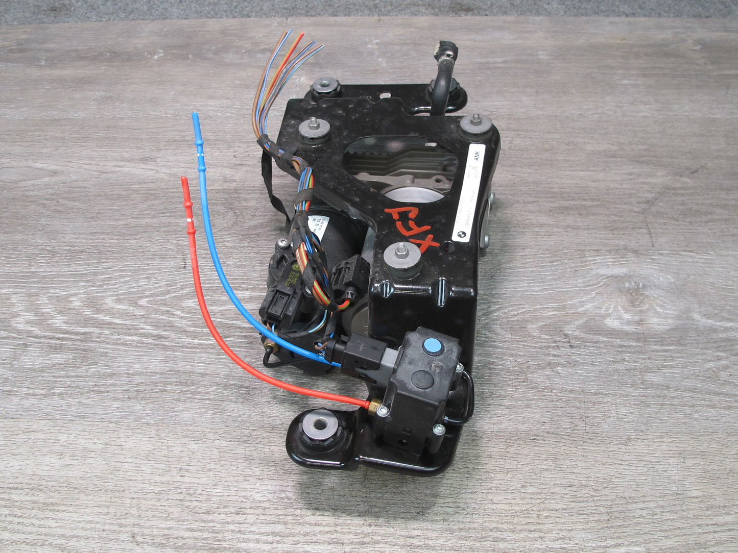 2007-2013 BMW E70 E71 E72 Air Suspension Compressor Pump Motor 6859714