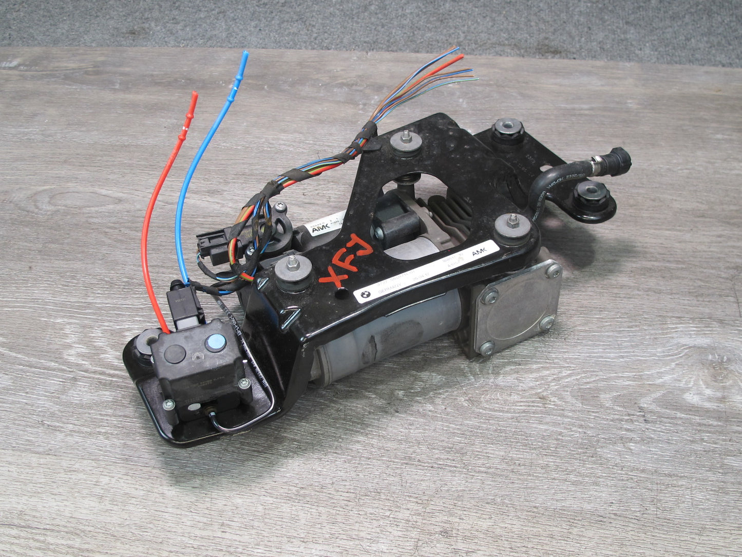 2007-2013 BMW E70 E71 E72 Air Suspension Compressor Pump Motor 6859714