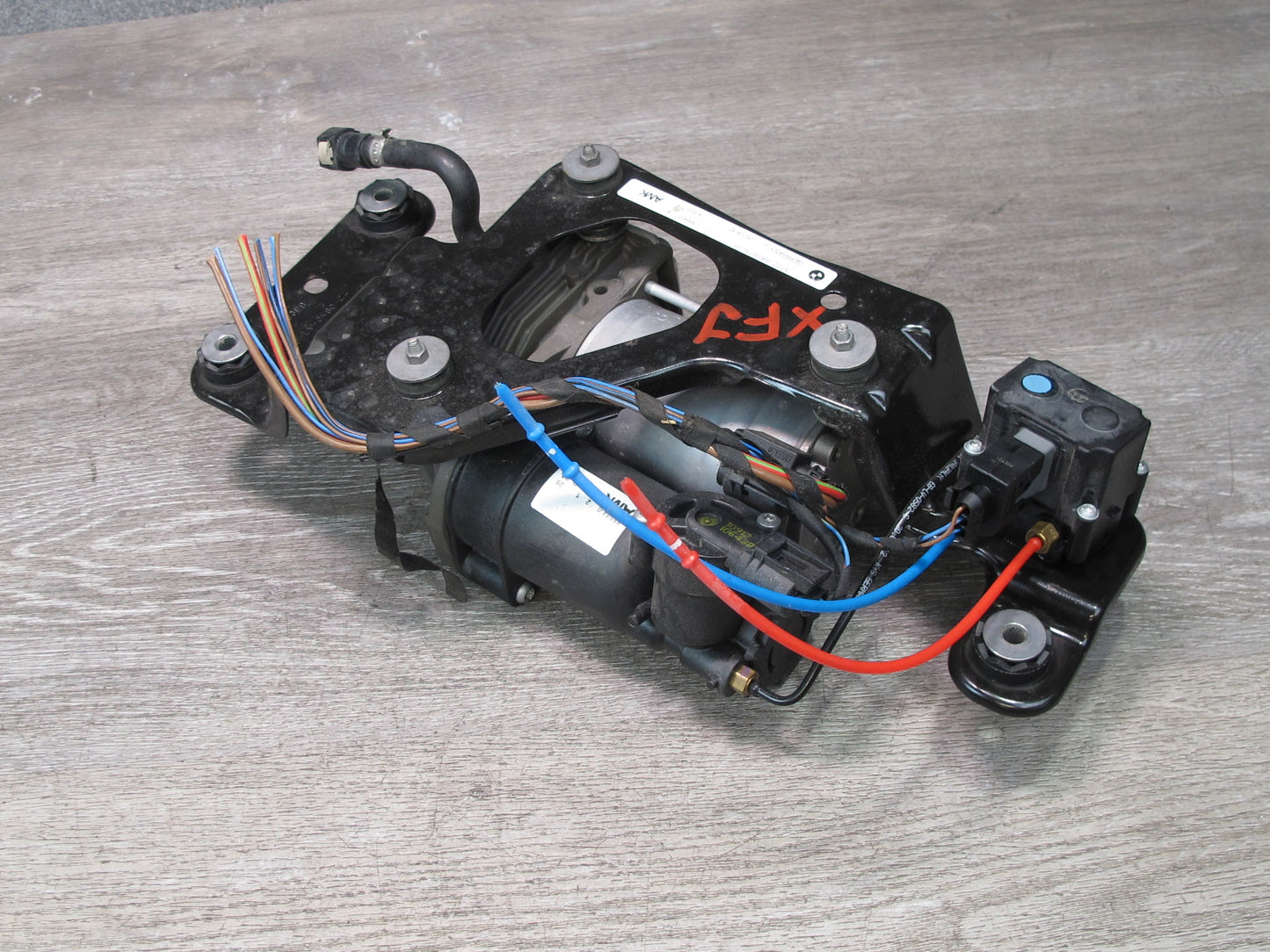 2007-2013 BMW E70 E71 E72 Air Suspension Compressor Pump Motor 6859714