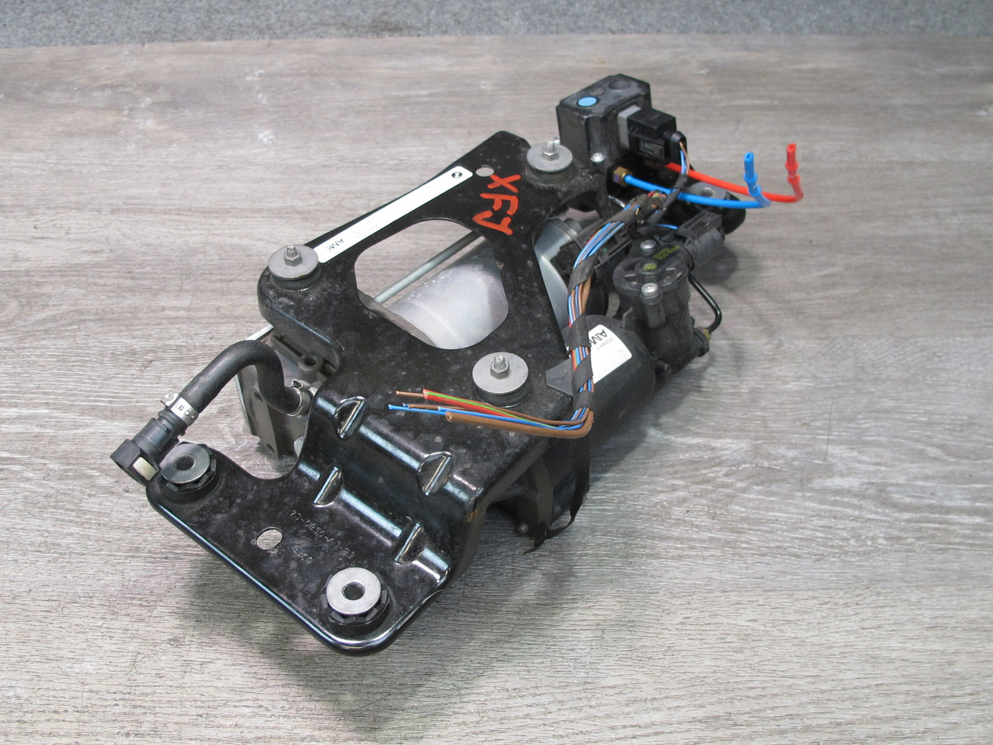 2007-2013 BMW E70 E71 E72 Air Suspension Compressor Pump Motor 6859714