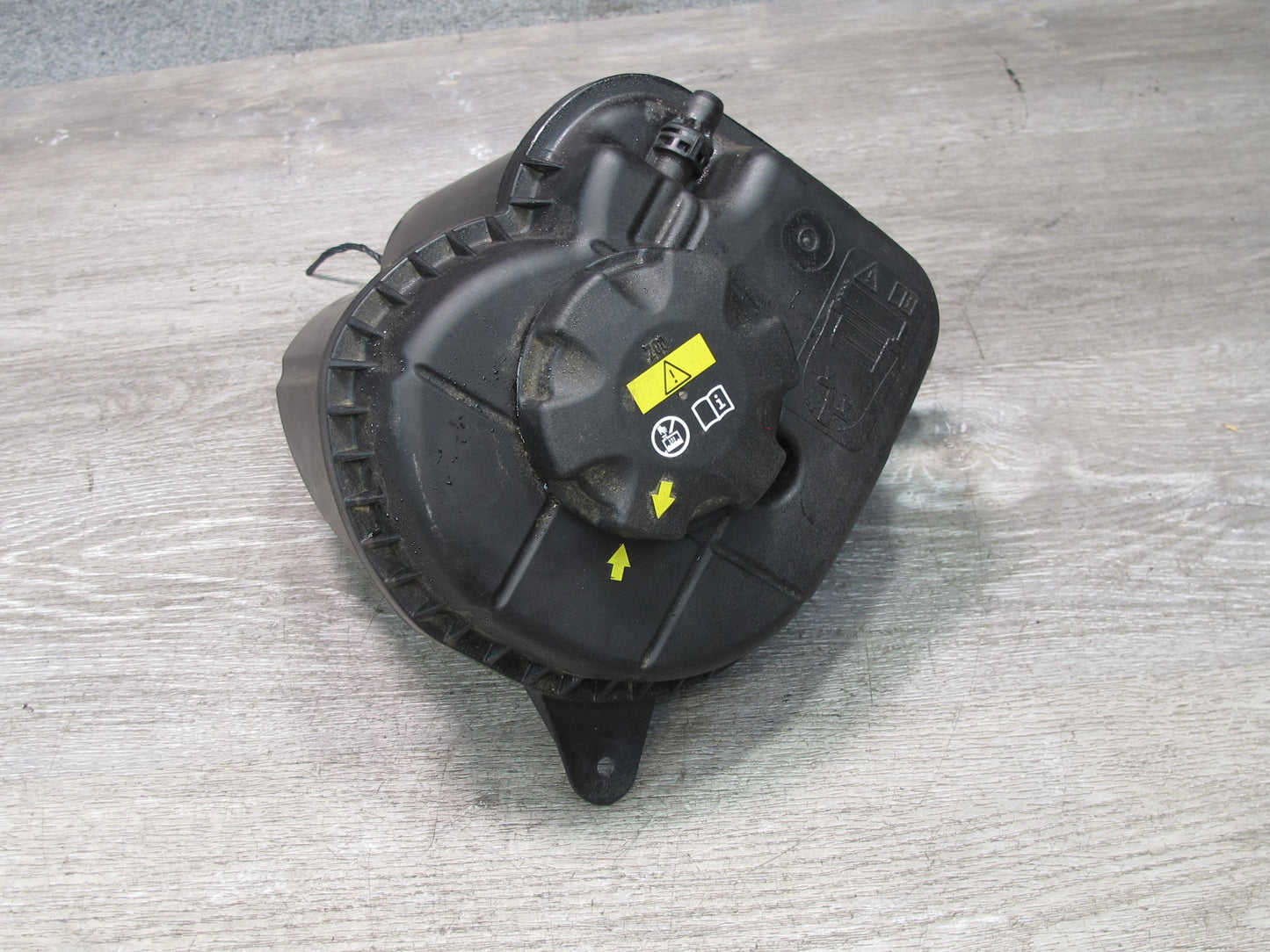 2007-2013 BMW E70 E71 E72 Power Steering Fluid Reservoir Tank 8621092