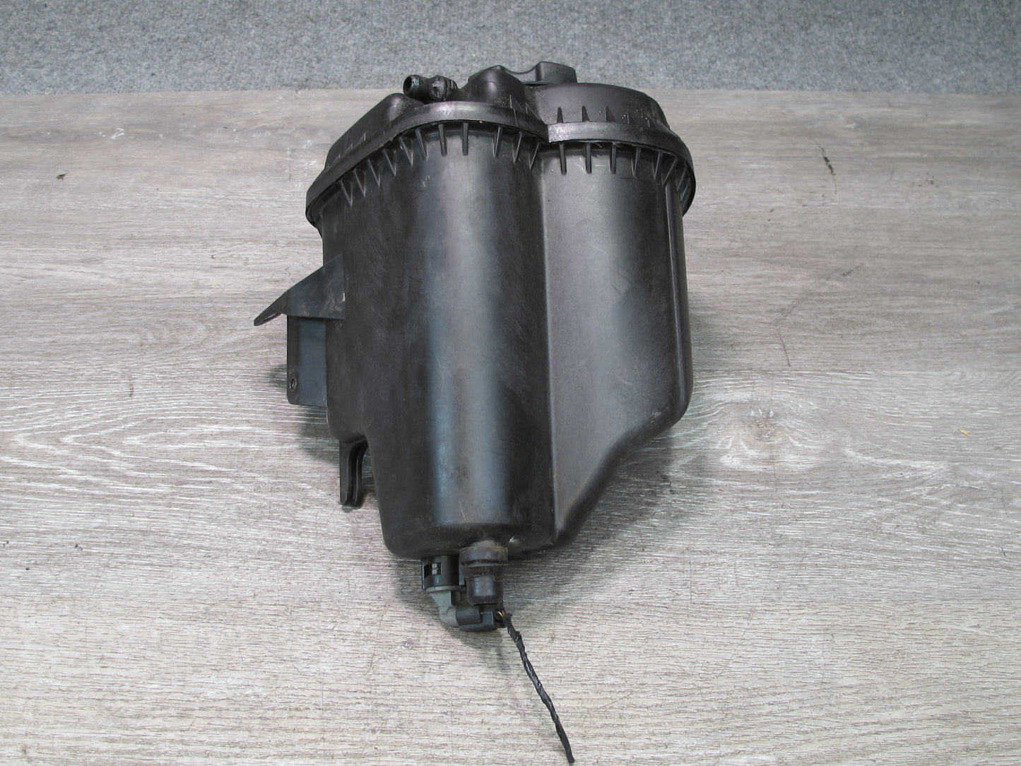 2007-2013 BMW E70 E71 E72 Power Steering Fluid Reservoir Tank 8621092