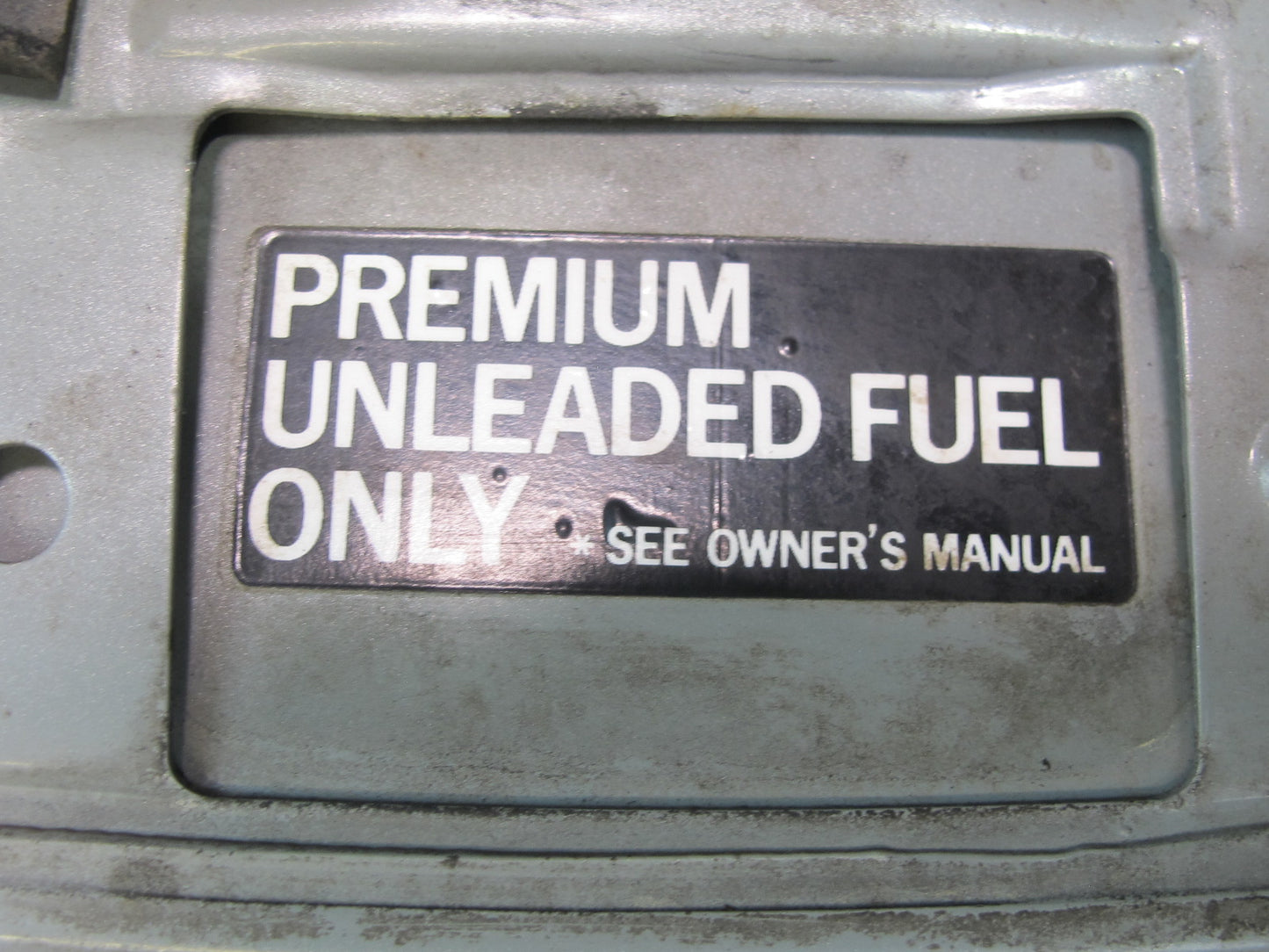 98-05 Lexus JZS160L GS400 GS430 GS300 Fuel Tank Filler Door Lid Cover Silver OEM
