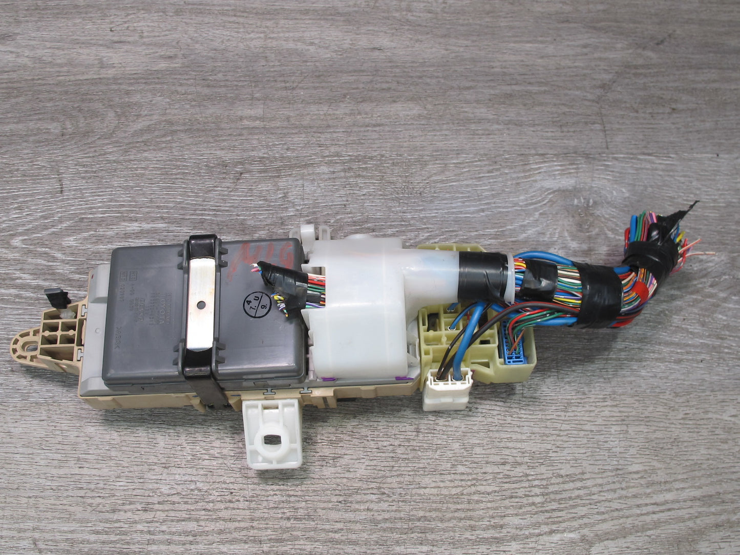 99-00 Lexus JZS160L GS300 Right MPX Multiplex Body Module w Fuse Relay Box OEM