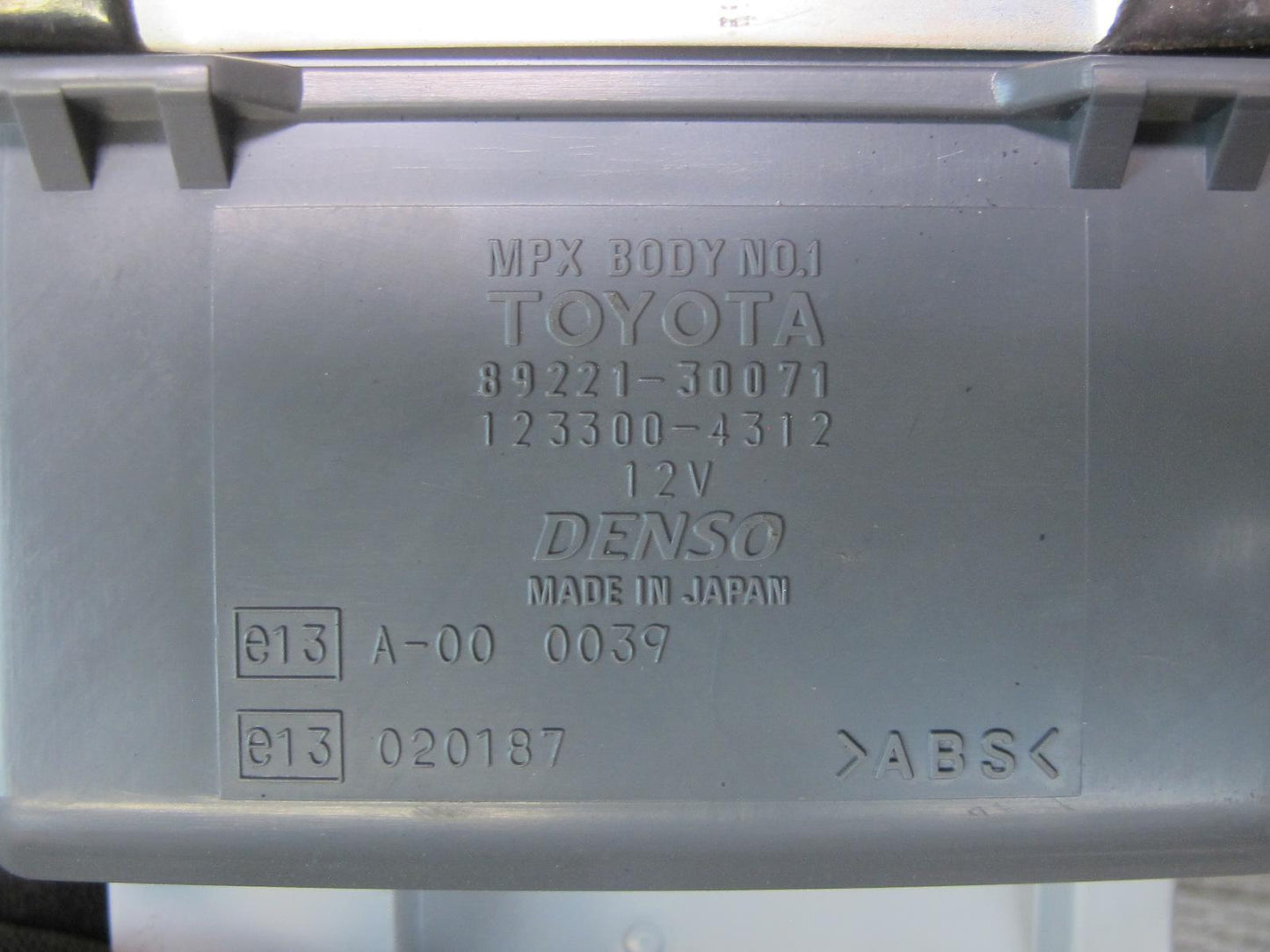 99-00 Lexus JZS160L GS300 Right MPX Multiplex Body Module w Fuse Relay Box OEM