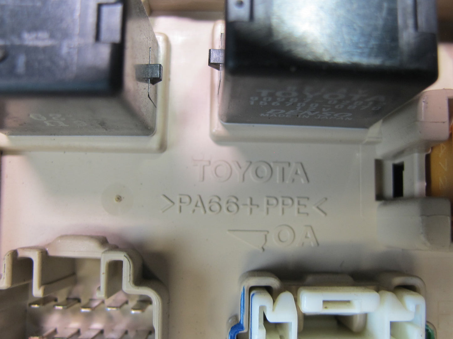 99-00 Lexus JZS160L GS300 Right MPX Multiplex Body Module w Fuse Relay Box OEM