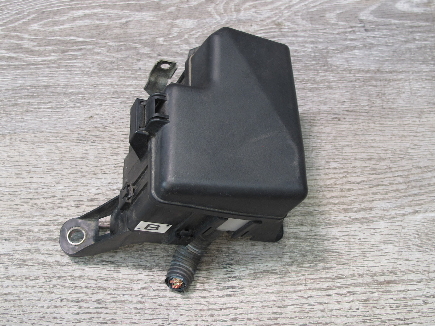 98-00 Lexus JZS160L GS300 Under Hood Fuse Relay Box OEM