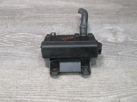 98-00 Lexus GS300 JZS160L Underhood Fuse Relay Box 3138XA2 OEM
