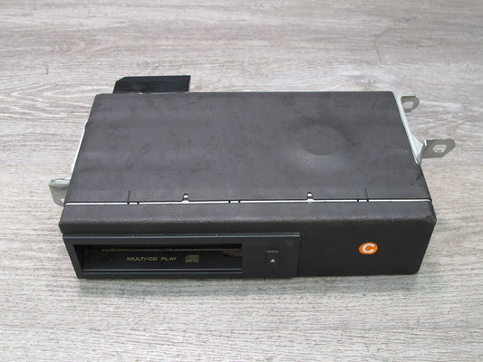 98-02 Lexus JZS160L GS400 GS430 GS300 CD Changer w Magazine 86270-30150 OEM