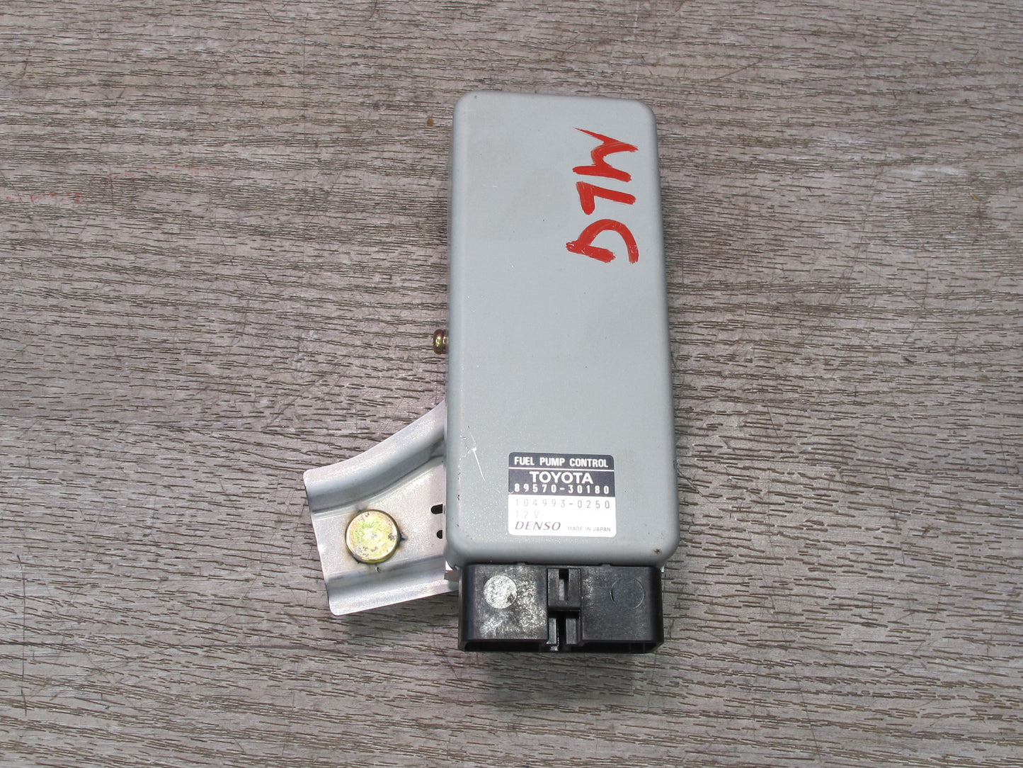 98-05 Lexus JZS160L GS400 GS430 GS300 Fuel Pump Control Module 89570-30180 OEM