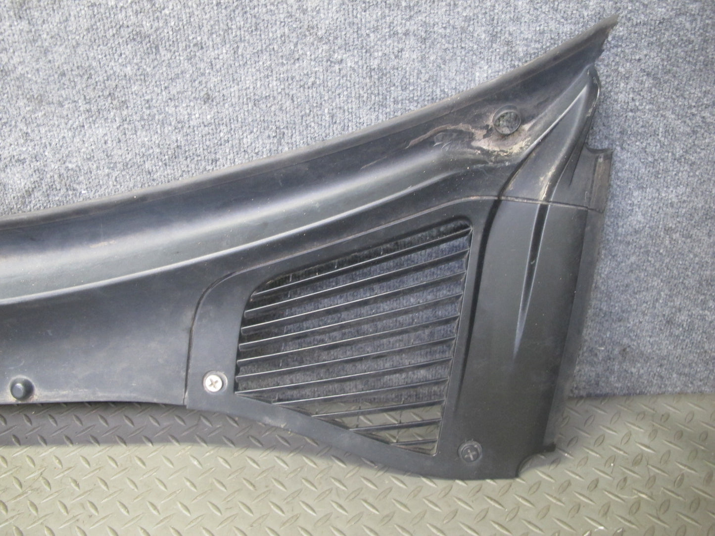 2003-2006 Porsche Cayenne 955 Front Windshield Wiper Cowl Trim Panel 7L5819403E