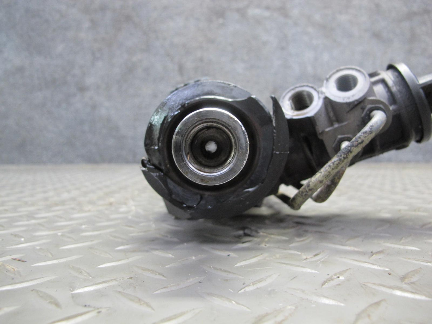 02-06 BMW E46 330Ci 330i Power Steering Rack & Pinion Yellow TAG 6757650 OEM