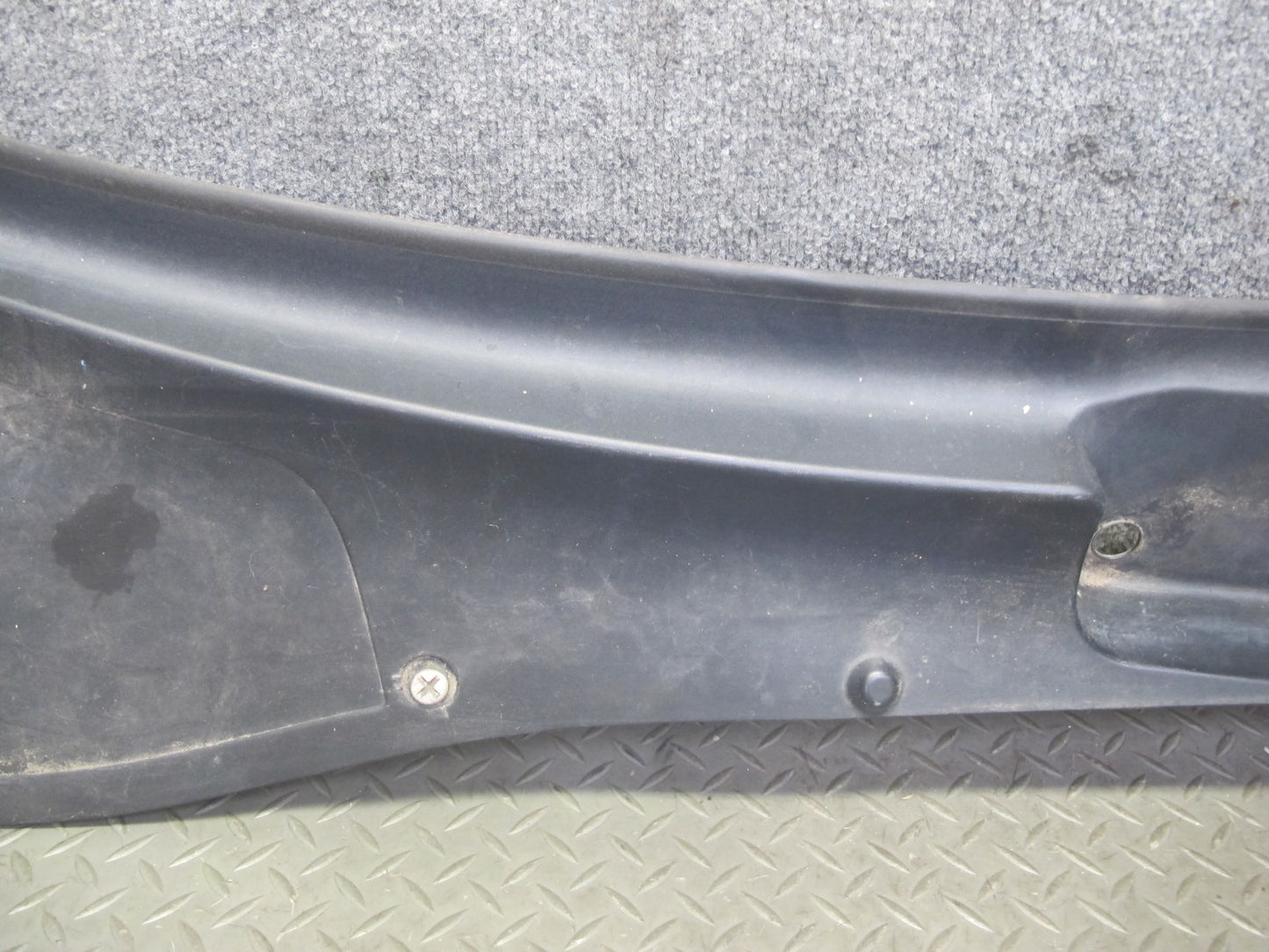 2003-2006 Porsche Cayenne 955 Front Windshield Wiper Cowl Trim Panel 7L5819403E