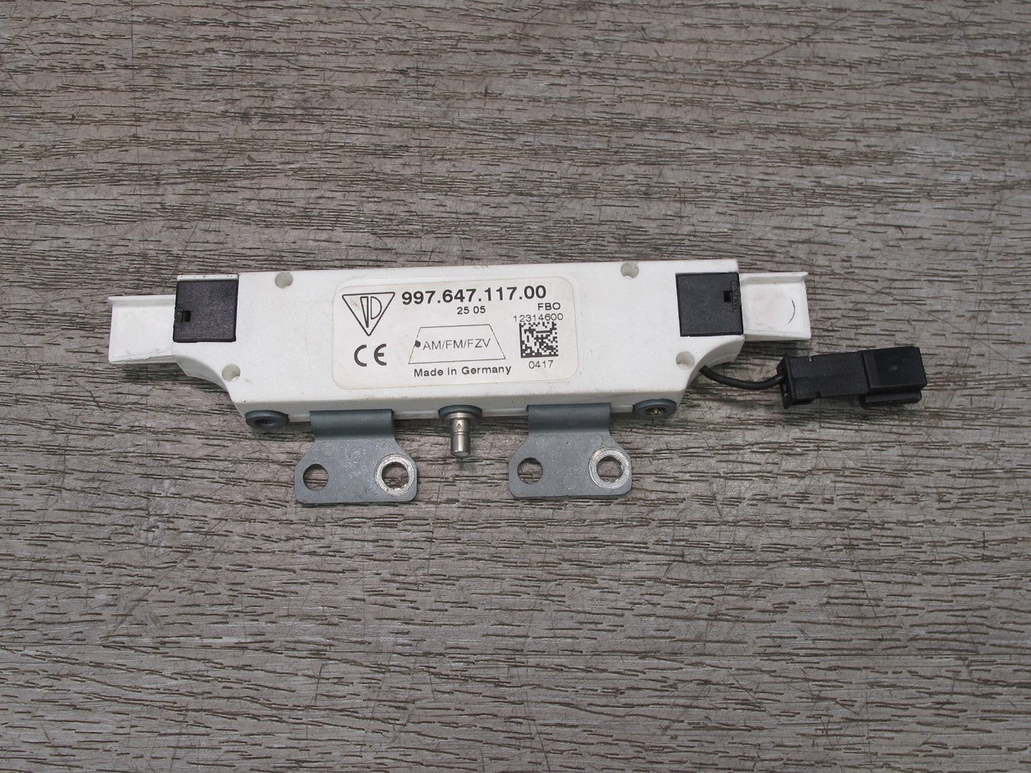 2005-2012 Porsche 911 997 Radio Antenna Amplifier AMP 99764711700