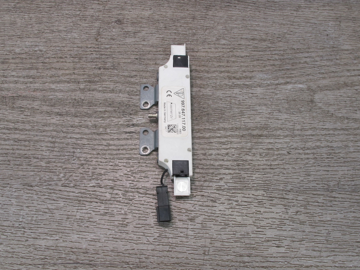 2005-2012 Porsche 911 997 Radio Antenna Amplifier AMP 99764711700