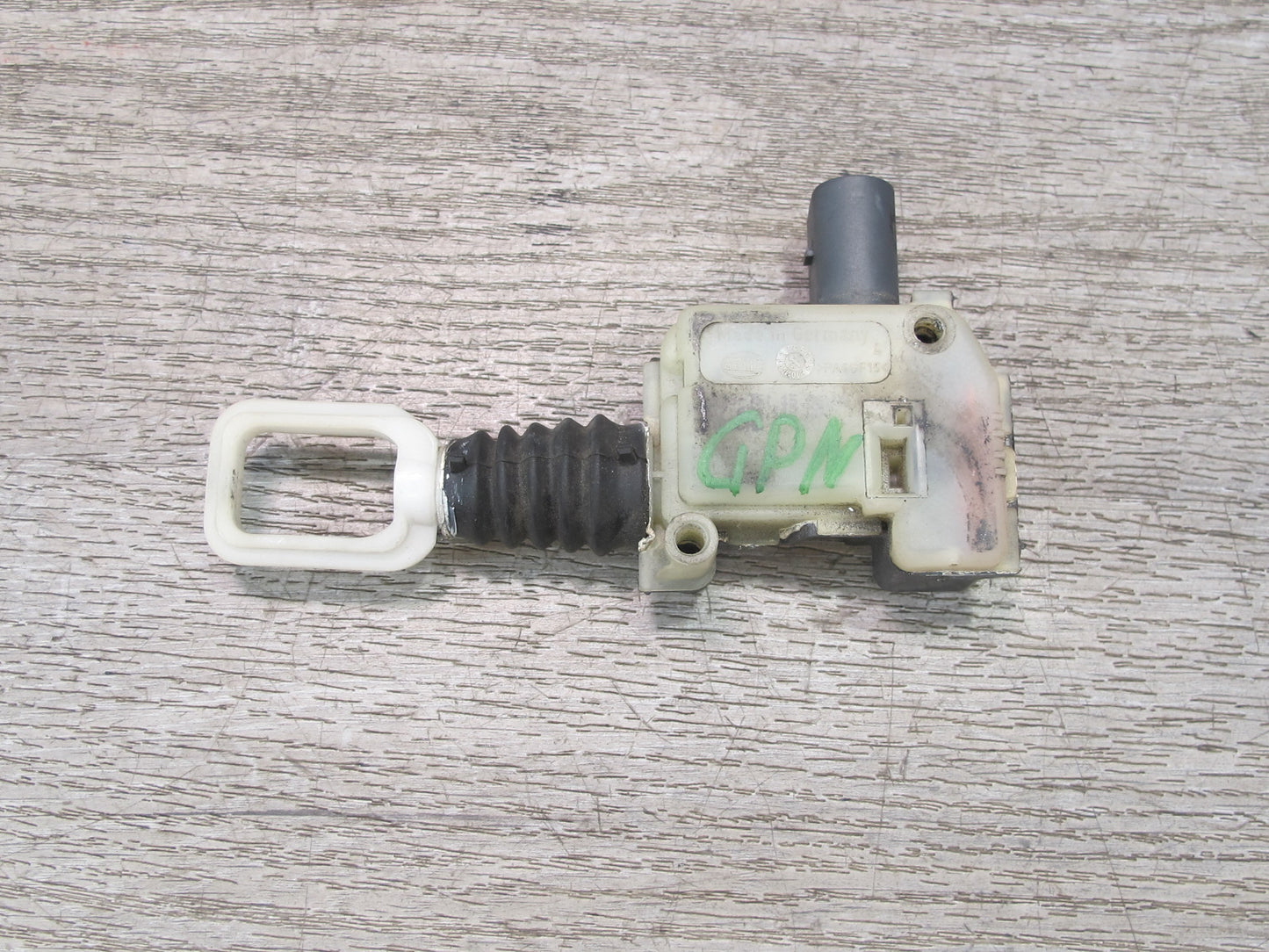 2005-2012 Porsche 911 997 Rear Trunk Lid Lock Latch Actuator