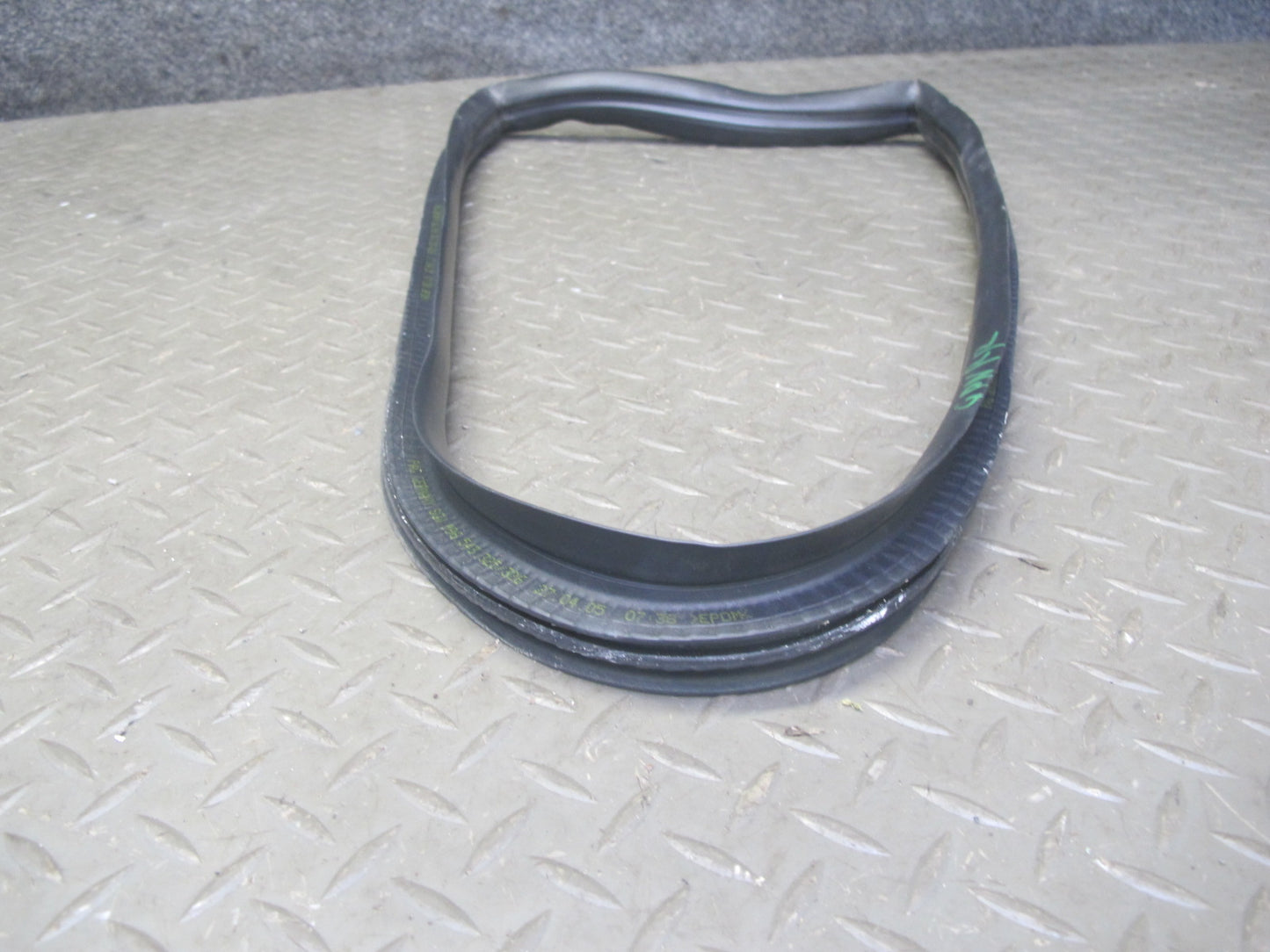 2005-2012 Porsche 911 997 Coupe Rear Quarter Window Rubber Seal Gasket Set of 2