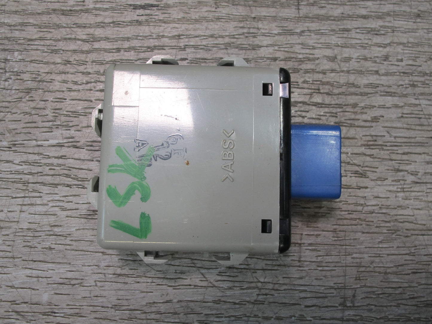 04-06 Lexus UCF30L LS430 Power Steering Control Module 89650-50120 OEM