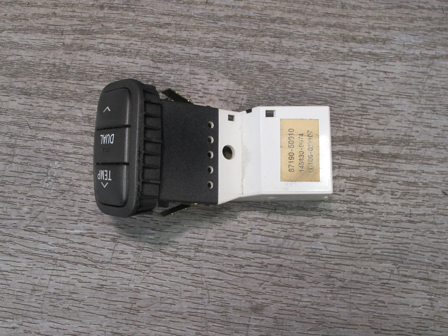 01-06 Lexus UCF30L LS430 Driver Temperature Control Switch 87190-50010 OEM