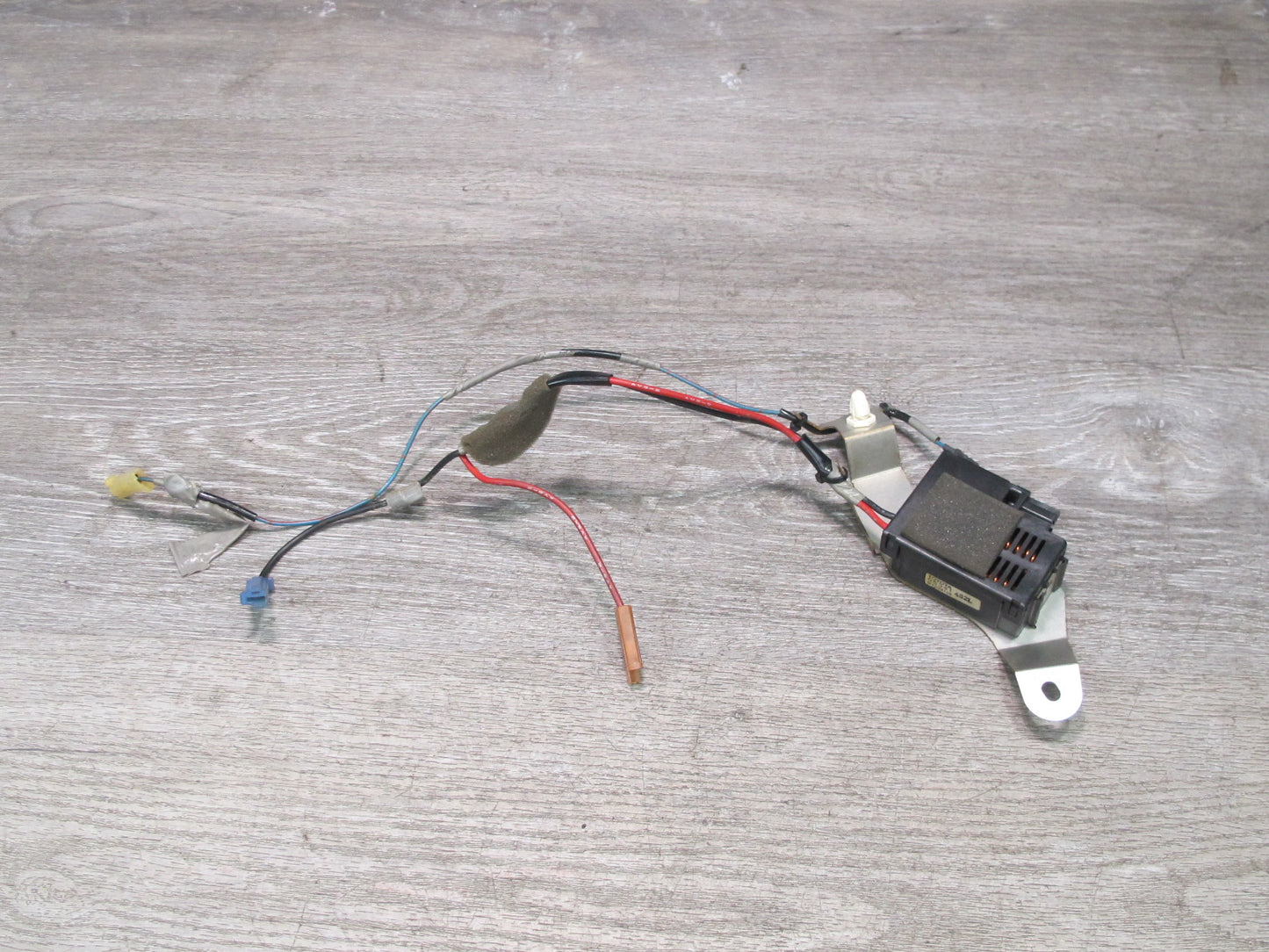 01-06 Lexus UCF30L LS430 Rear Windshield Defrost Defogger Control Module OEM