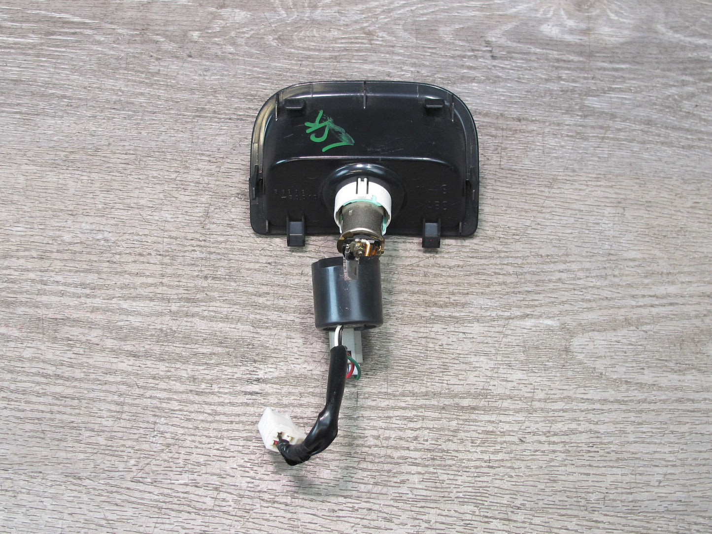04-06 Lexus UCF30L LS430 Rear Center Console Outlet 12V Socket w Trim Black OEM