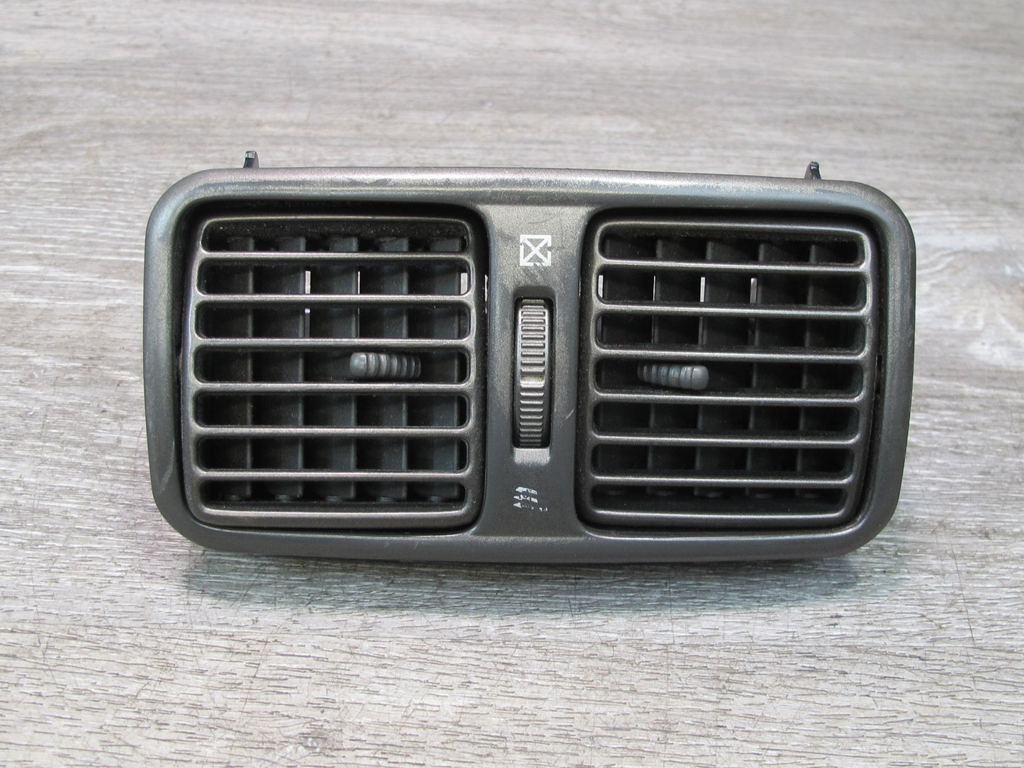 04-06 Lexus UCF30L LS430 Rear Center Console Air Vent Trim Grille Black OEM