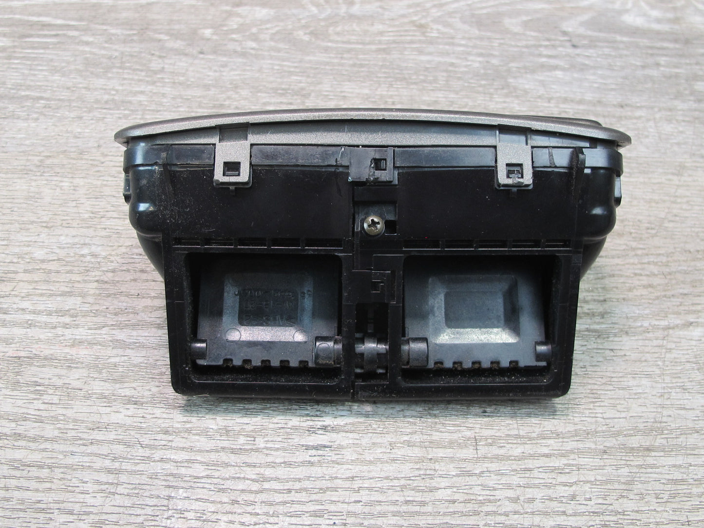 04-06 Lexus UCF30L LS430 Rear Center Console Air Vent Trim Grille Black OEM