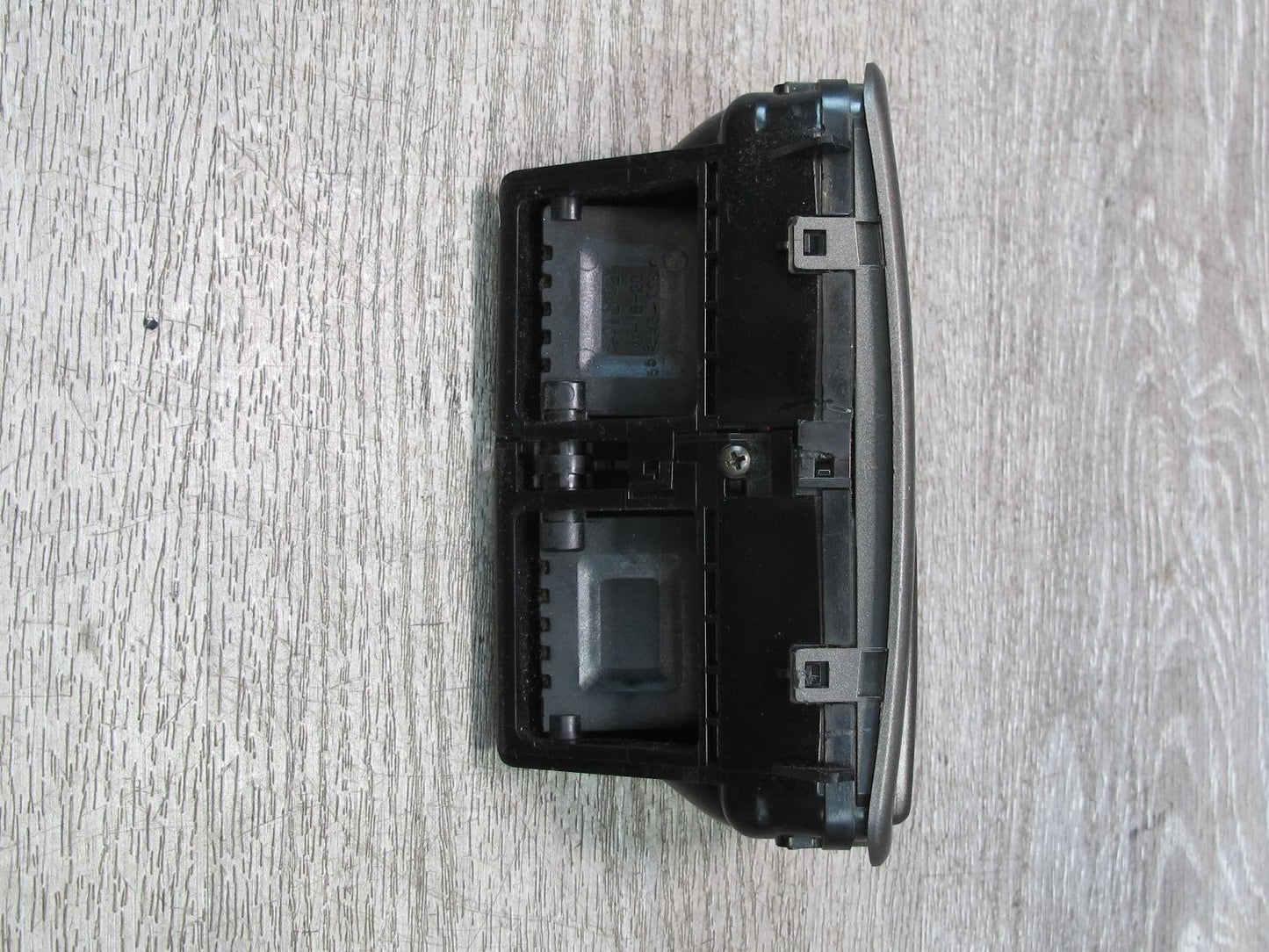04-06 Lexus UCF30L LS430 Rear Center Console Air Vent Trim Grille Black OEM