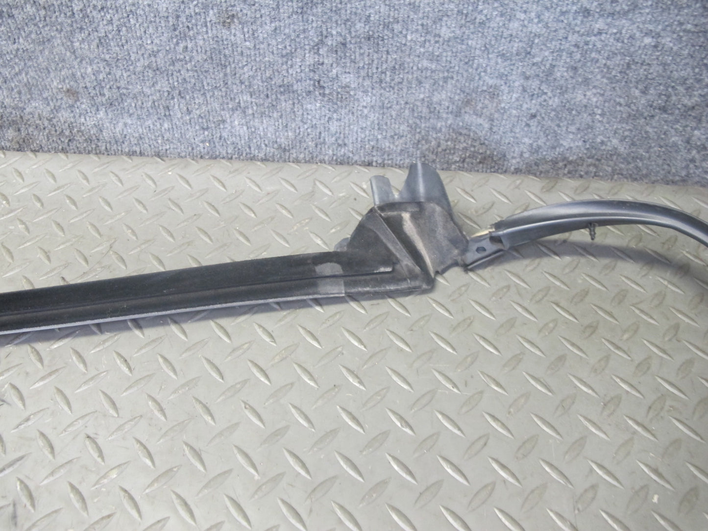 2005-2012 Porsche 911 997 Boxster Right Door Weatherstrip Rubber Seal Gasket