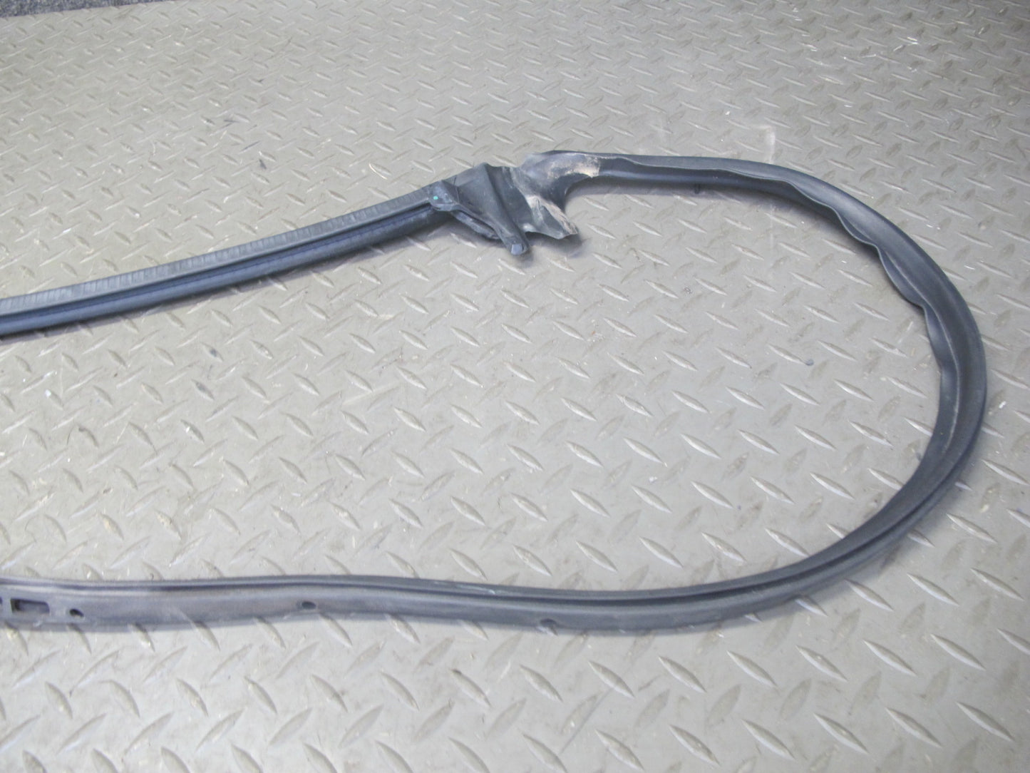 2005-2012 Porsche 911 997 Boxster Right Door Weatherstrip Rubber Seal Gasket