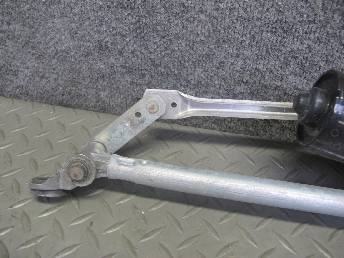 2005-2012 Porsche 911 997 Boxster Windshield Wiper Transmission  Linkage w Motor