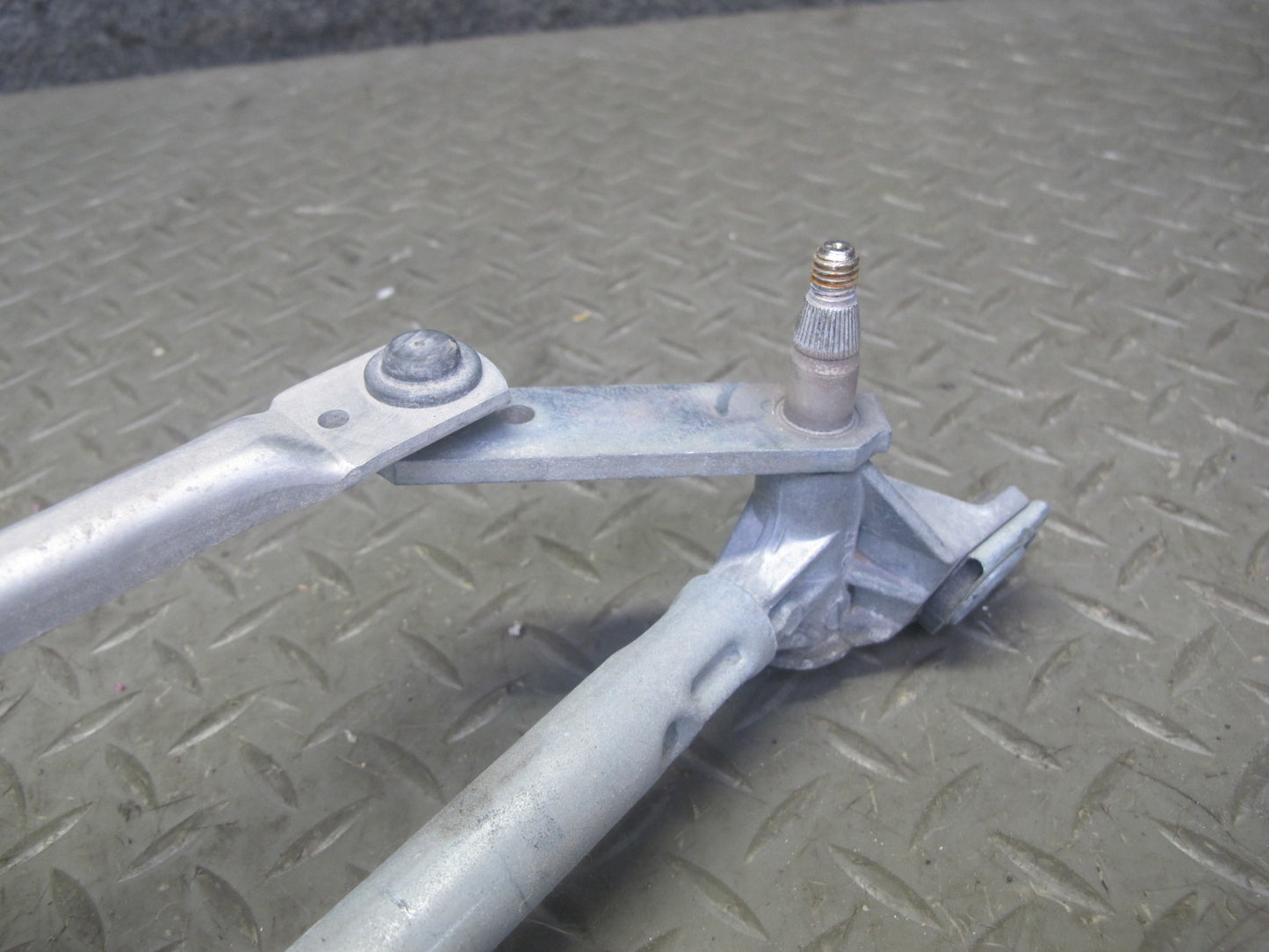 2005-2012 Porsche 911 997 Boxster Windshield Wiper Transmission  Linkage w Motor