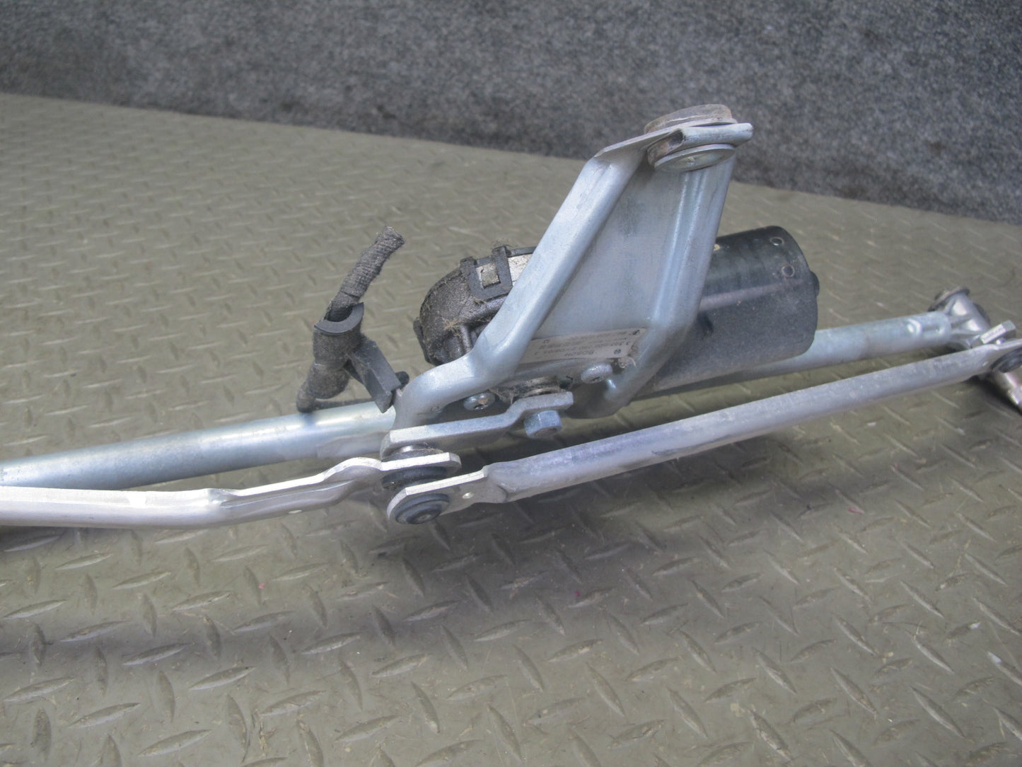 2005-2012 Porsche 911 997 Boxster Windshield Wiper Transmission  Linkage w Motor