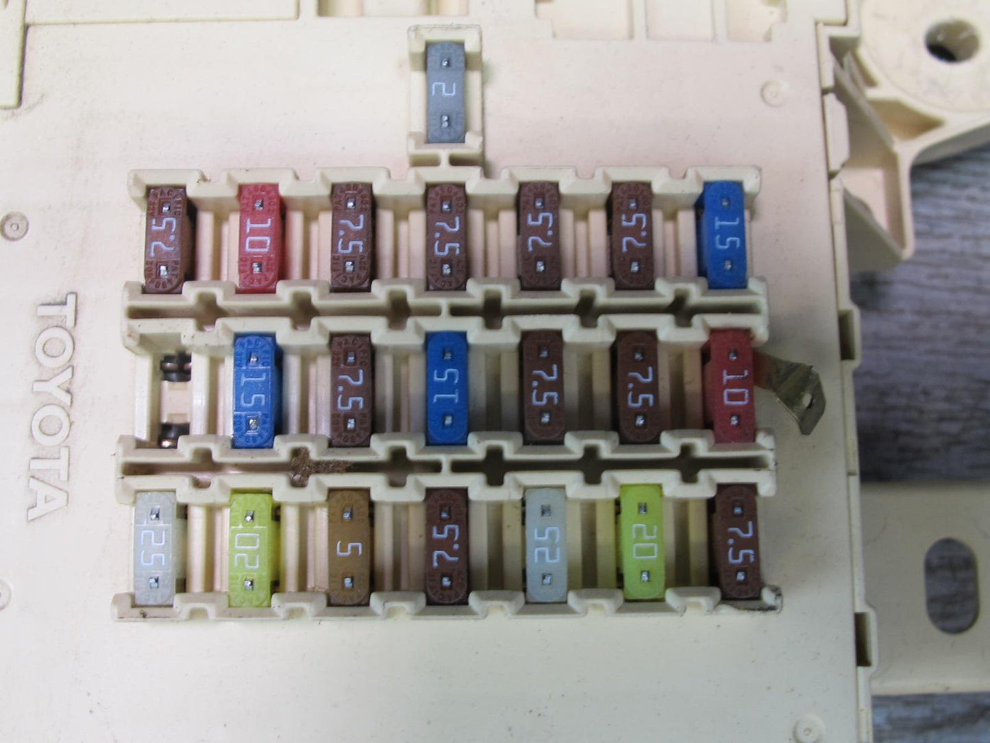 04-06 Lexus UCF30L LS430 Front Right Fuse Relay Junction Box Module OEM