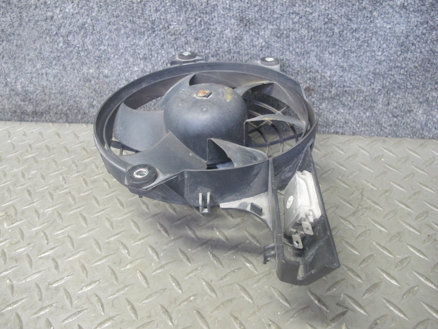 2005-2008 Porsche 911 997 3.6L 3.8L Engine Cooling Fan Motor Shroud 99762404600