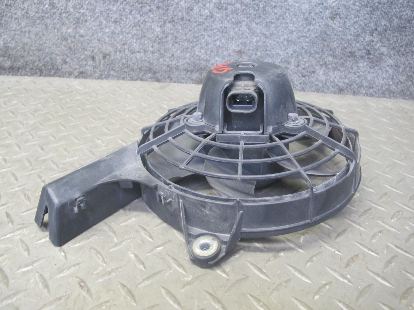 2005-2008 Porsche 911 997 3.6L 3.8L Engine Cooling Fan Motor Shroud 99762404600