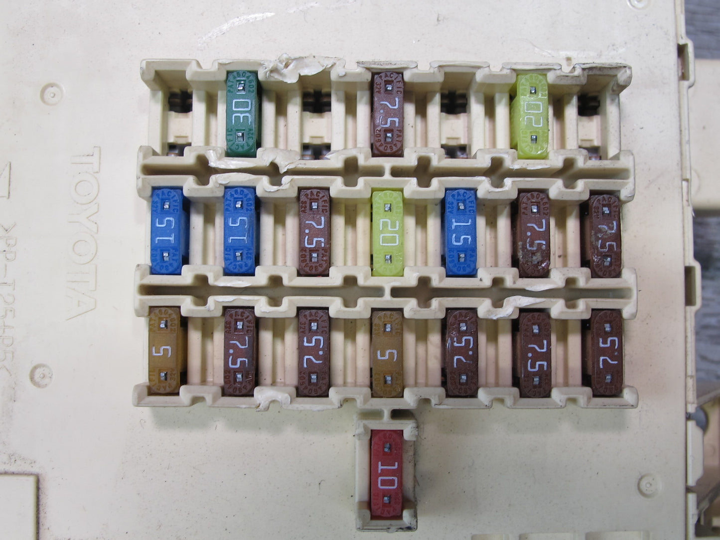 04-06 Lexus UCF30L LS430 Front Left Fuse Relay Junction Box Module OEM
