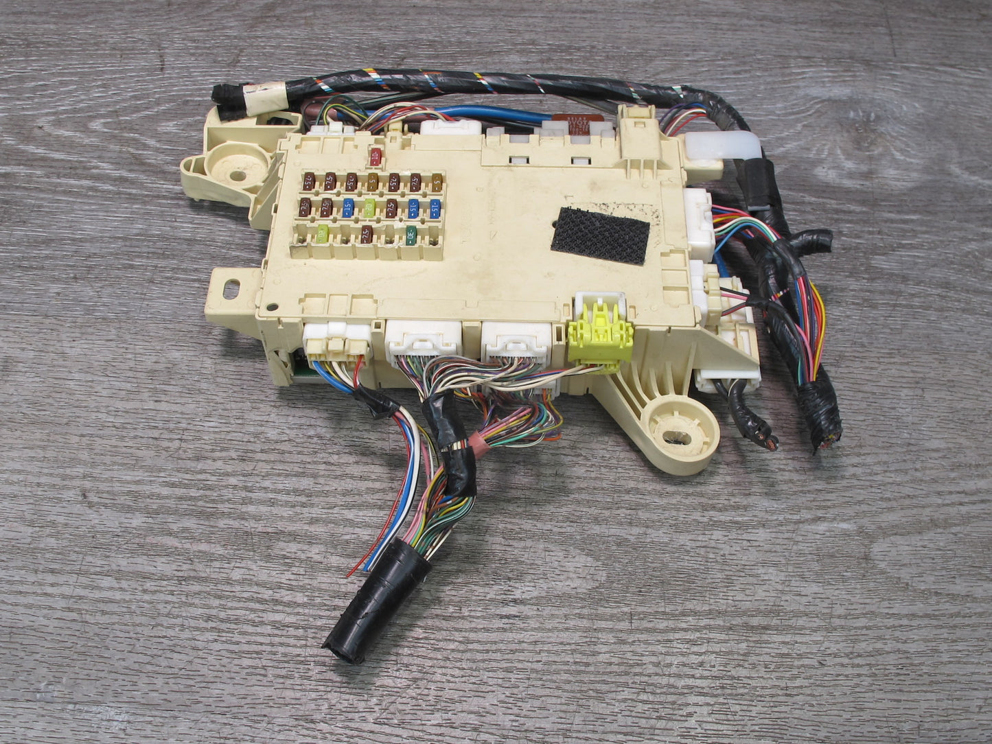 04-06 Lexus UCF30L LS430 Front Left Fuse Relay Junction Box Module OEM