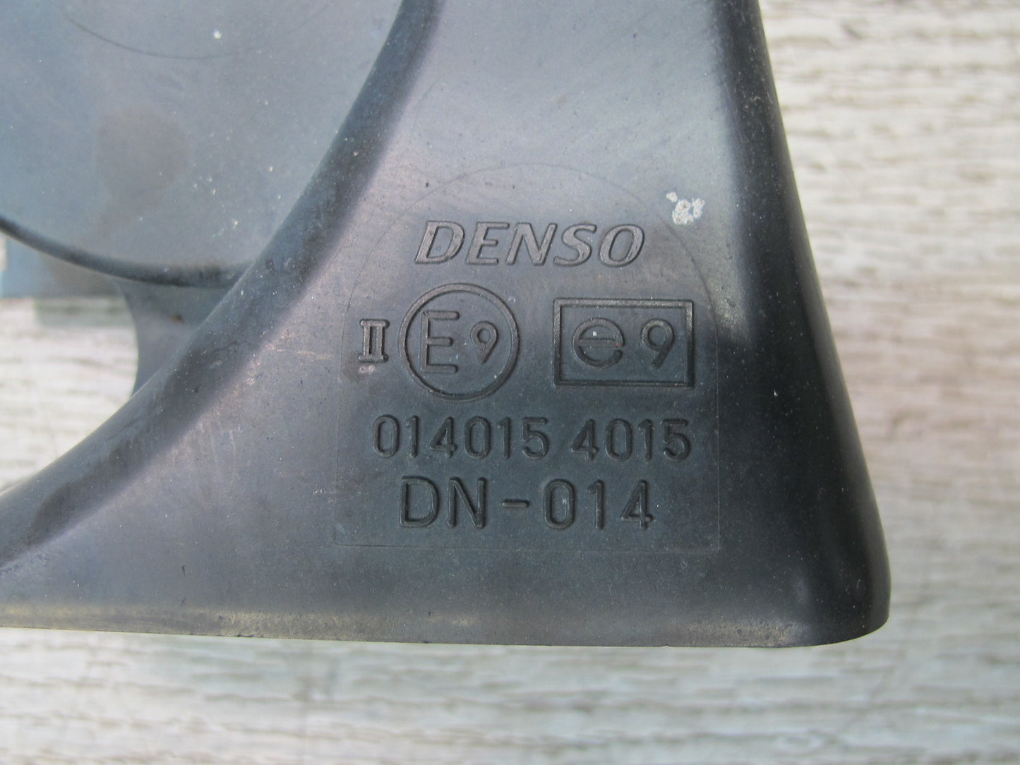 04-06 Lexus UCF30L LS430 Set of 2 High & Low Tone Note Pitch Horn Signal OEM