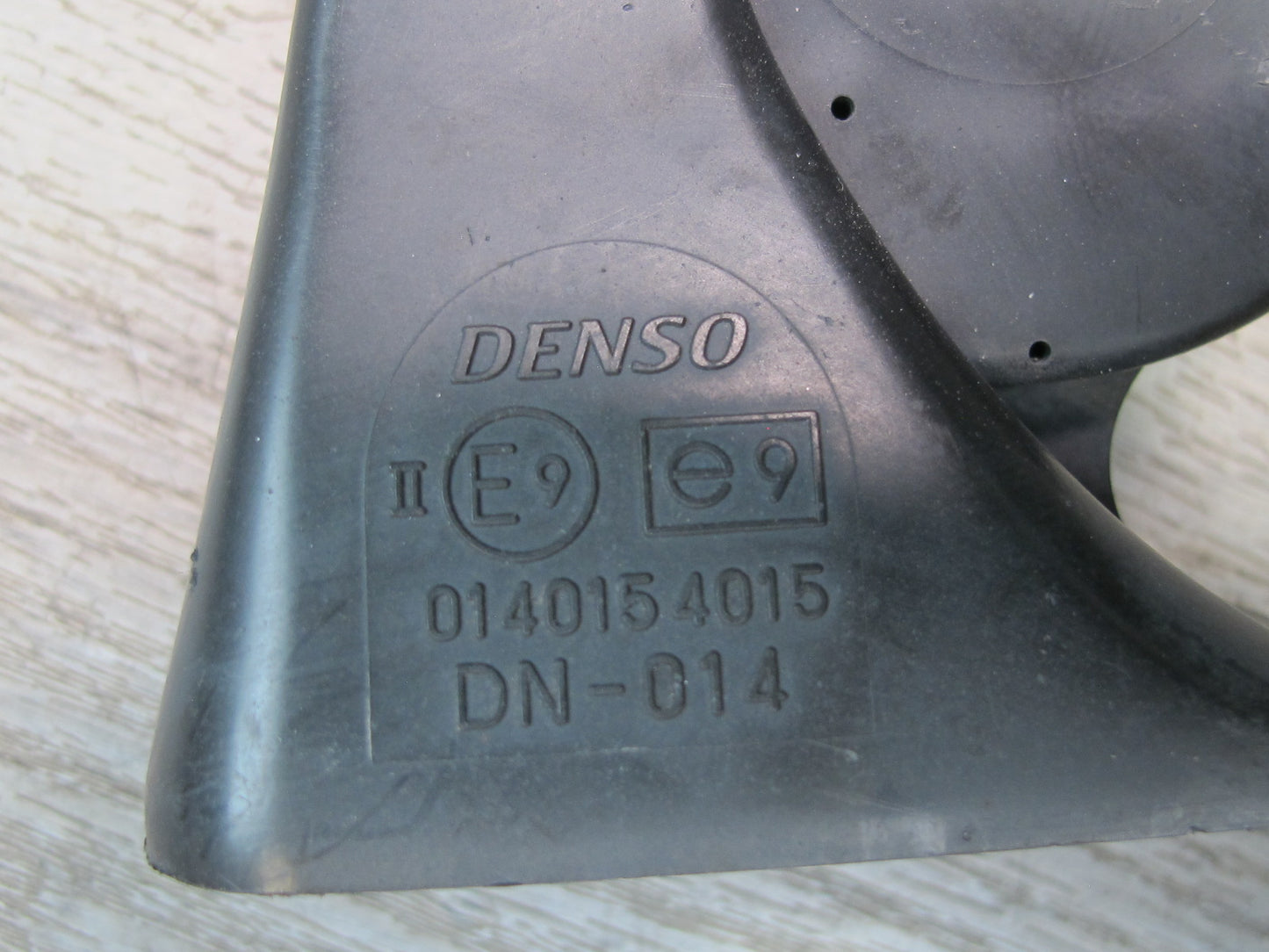 04-06 Lexus UCF30L LS430 Set of 2 High & Low Tone Note Pitch Horn Signal OEM