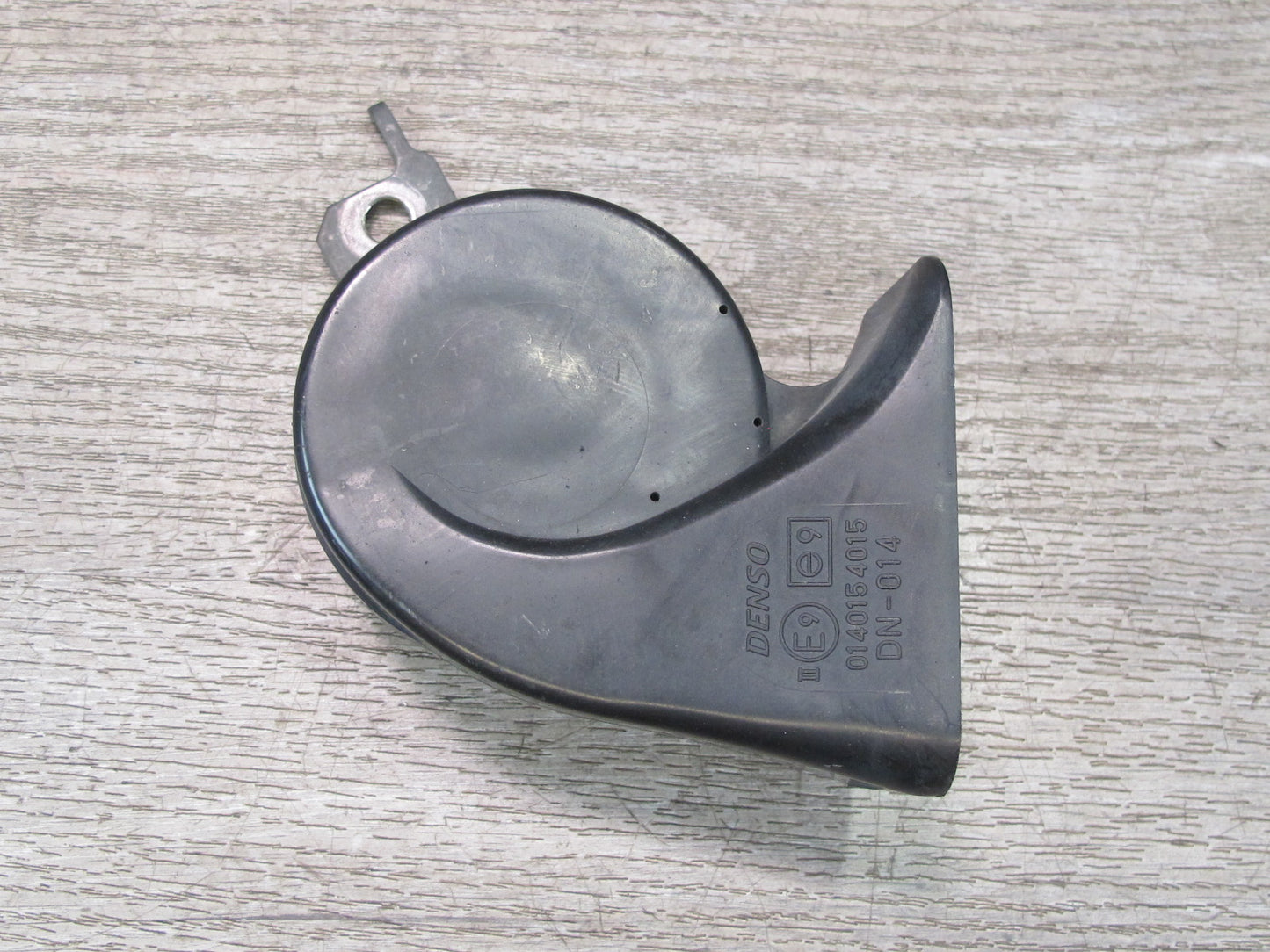 04-06 Lexus UCF30L LS430 Set of 2 High & Low Tone Note Pitch Horn Signal OEM