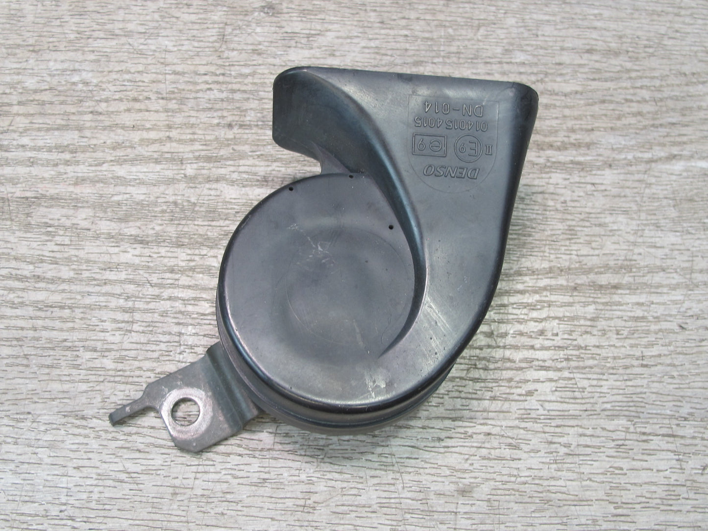 04-06 Lexus UCF30L LS430 Set of 2 High & Low Tone Note Pitch Horn Signal OEM