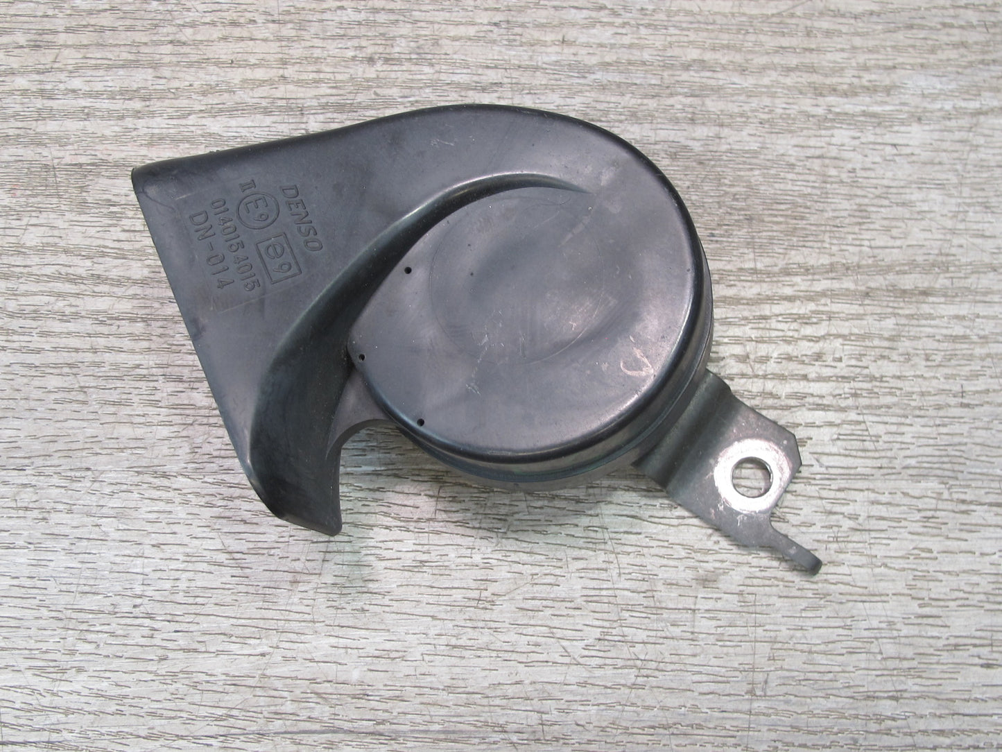 04-06 Lexus UCF30L LS430 Set of 2 High & Low Tone Note Pitch Horn Signal OEM