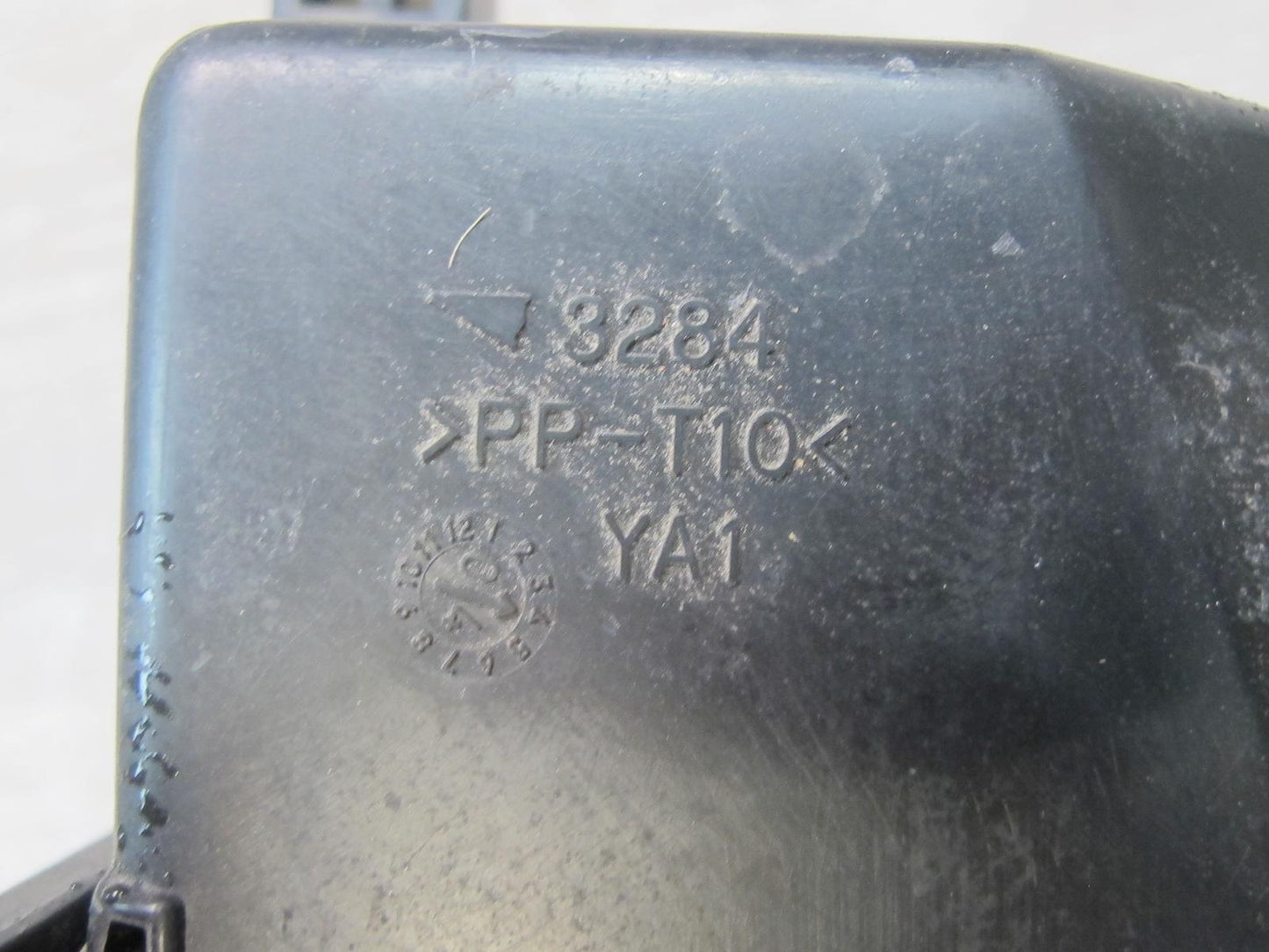 04-06 Lexus UCF30L LS430 Front Left Underhood Fuse Relay Box Module OEM