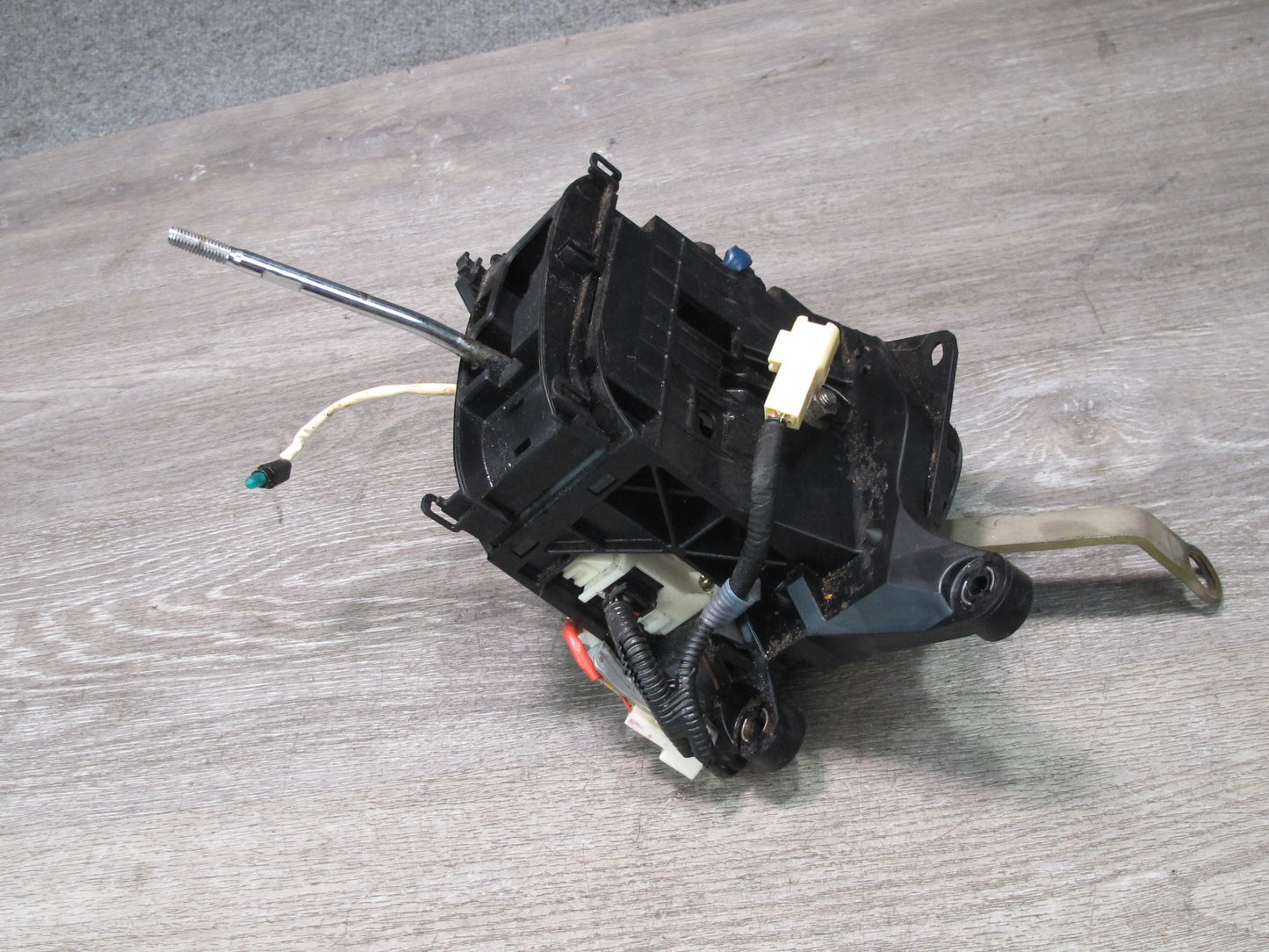 04-06 Lexus UCF30L LS430 A/T Automatic Transmission Shifter Assembly OEM