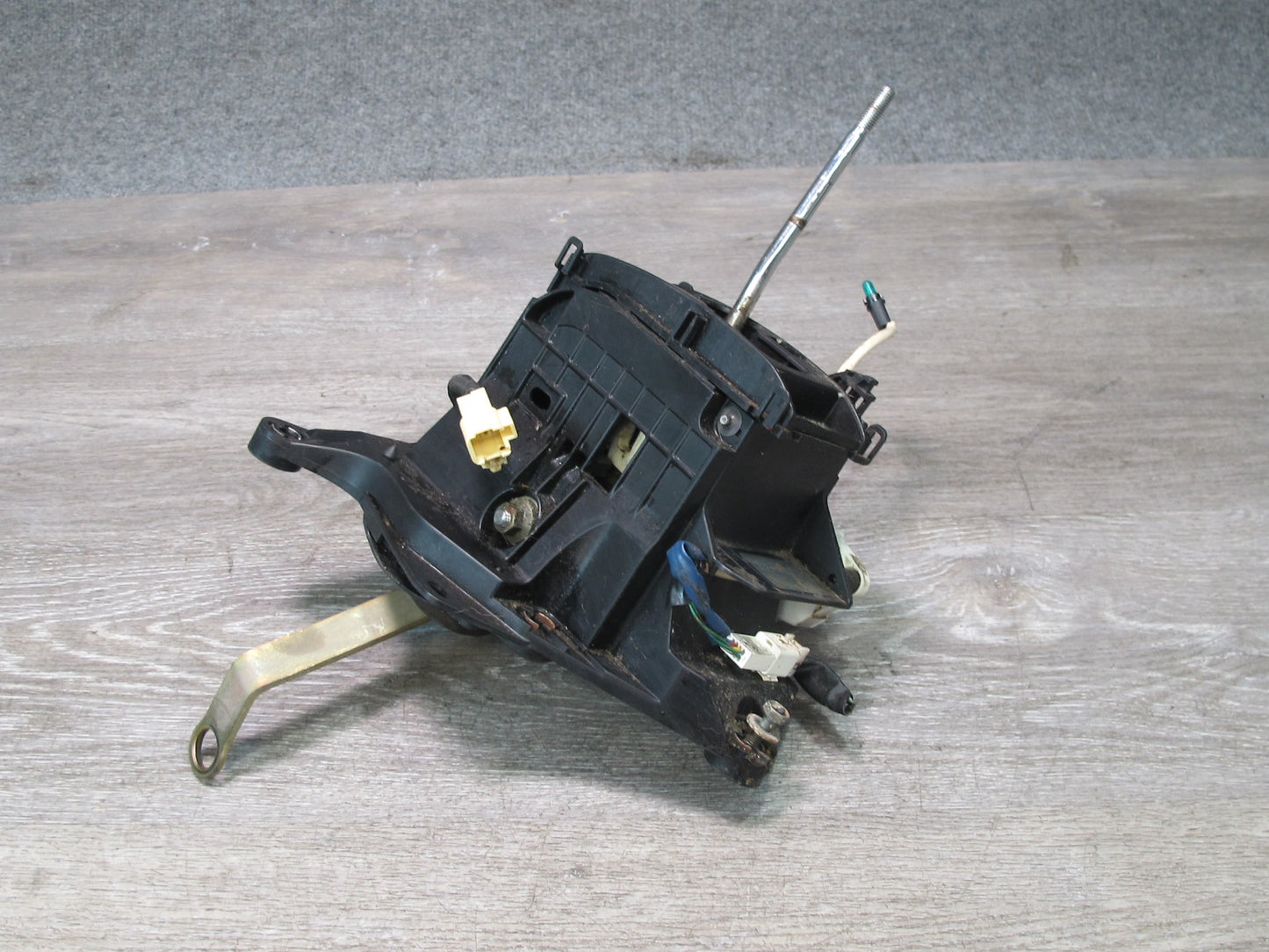 04-06 Lexus UCF30L LS430 A/T Automatic Transmission Shifter Assembly OEM