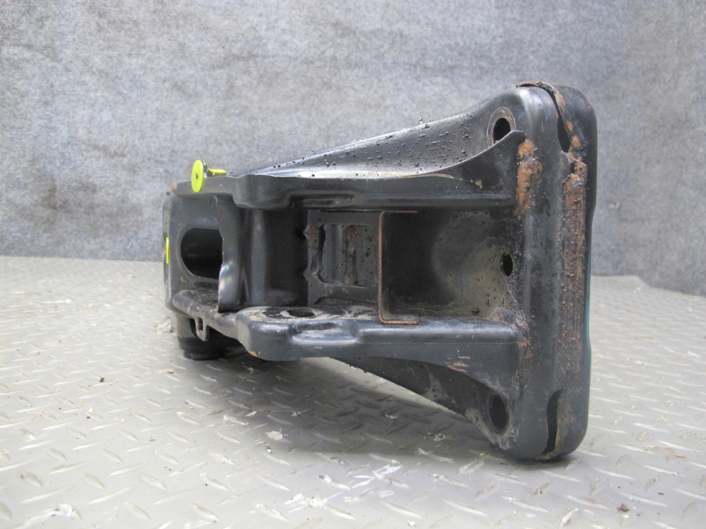 98-05 Lexus JZS160L GS400 GS430 GS300 Front Suspension Crossmember Carrier OEM