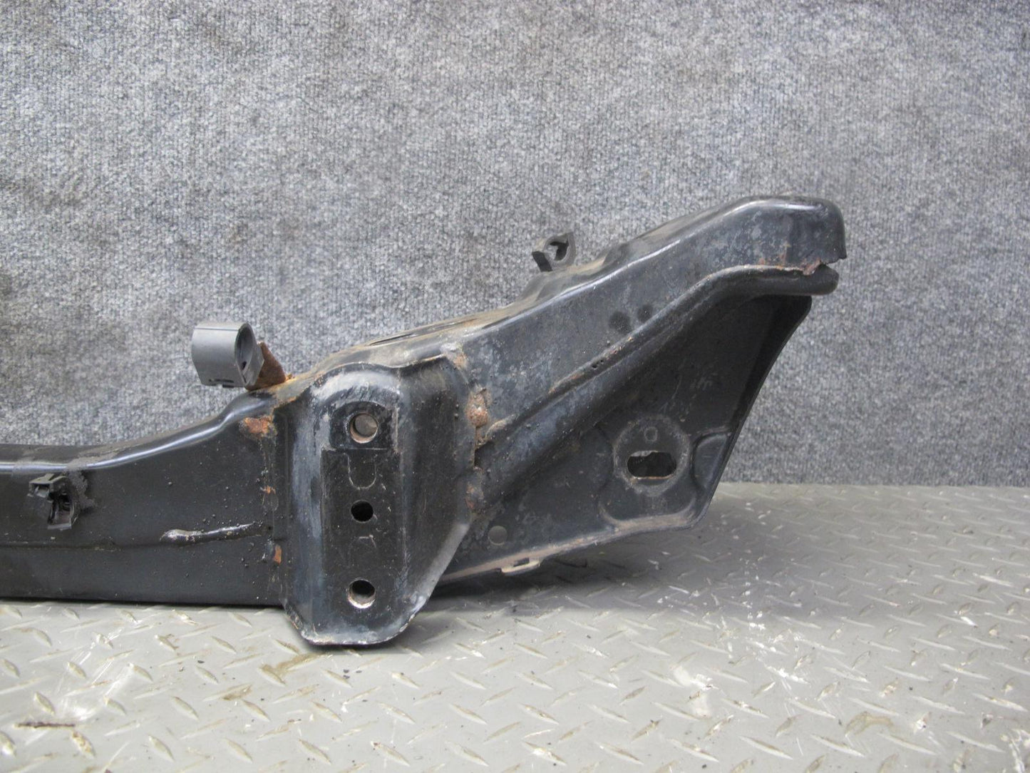 98-05 Lexus JZS160L GS400 GS430 GS300 Front Suspension Crossmember Carrier OEM