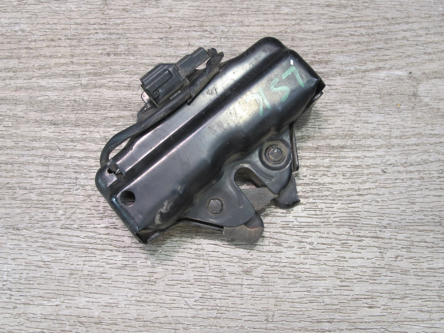 01-06 Lexus UCF30L LS430 Front Hood Bonnet Lock Latch OEM