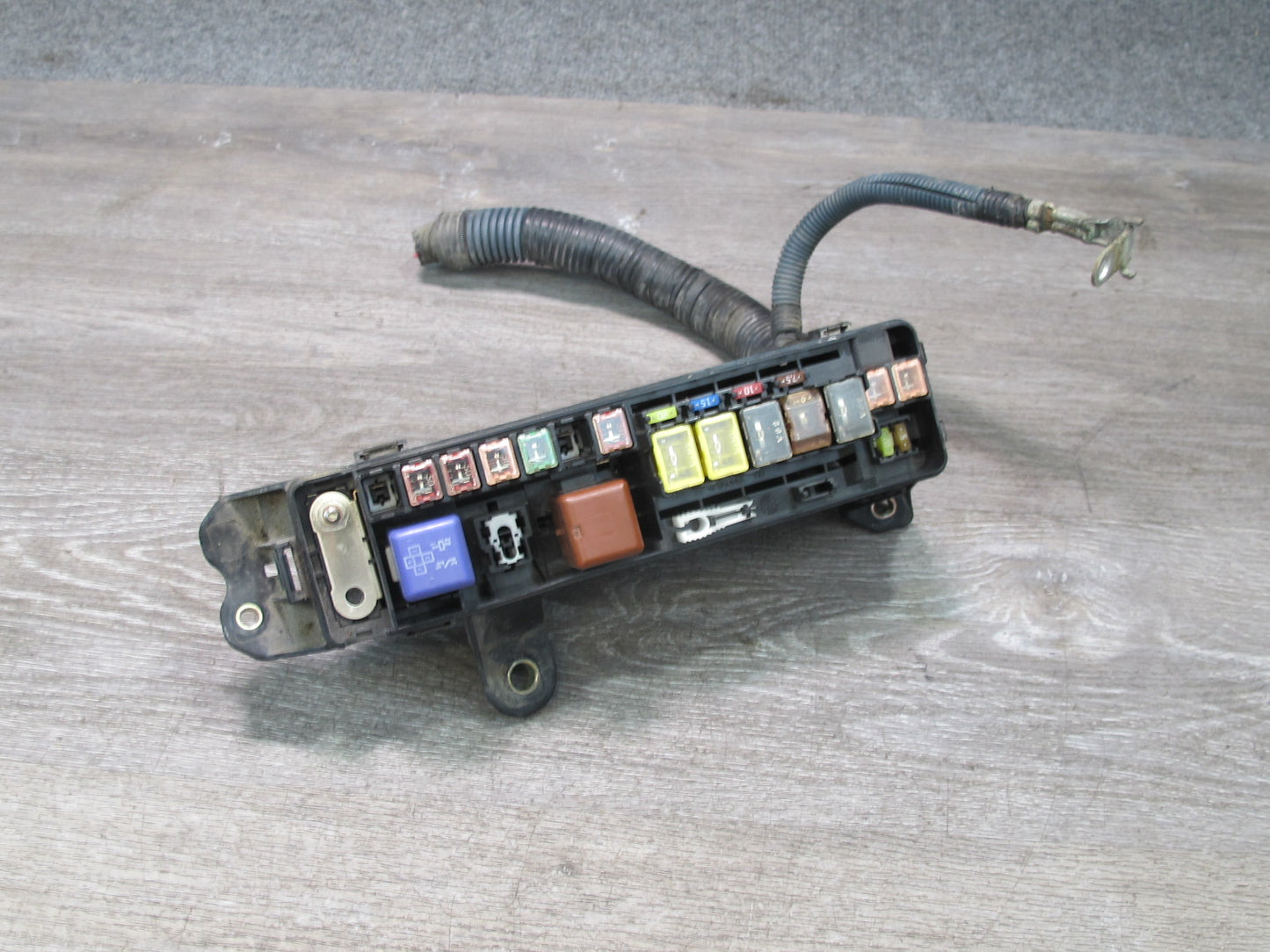 04-06 Lexus UCF30L LS430 Under Hood Junction Relay Fuse Box OEM